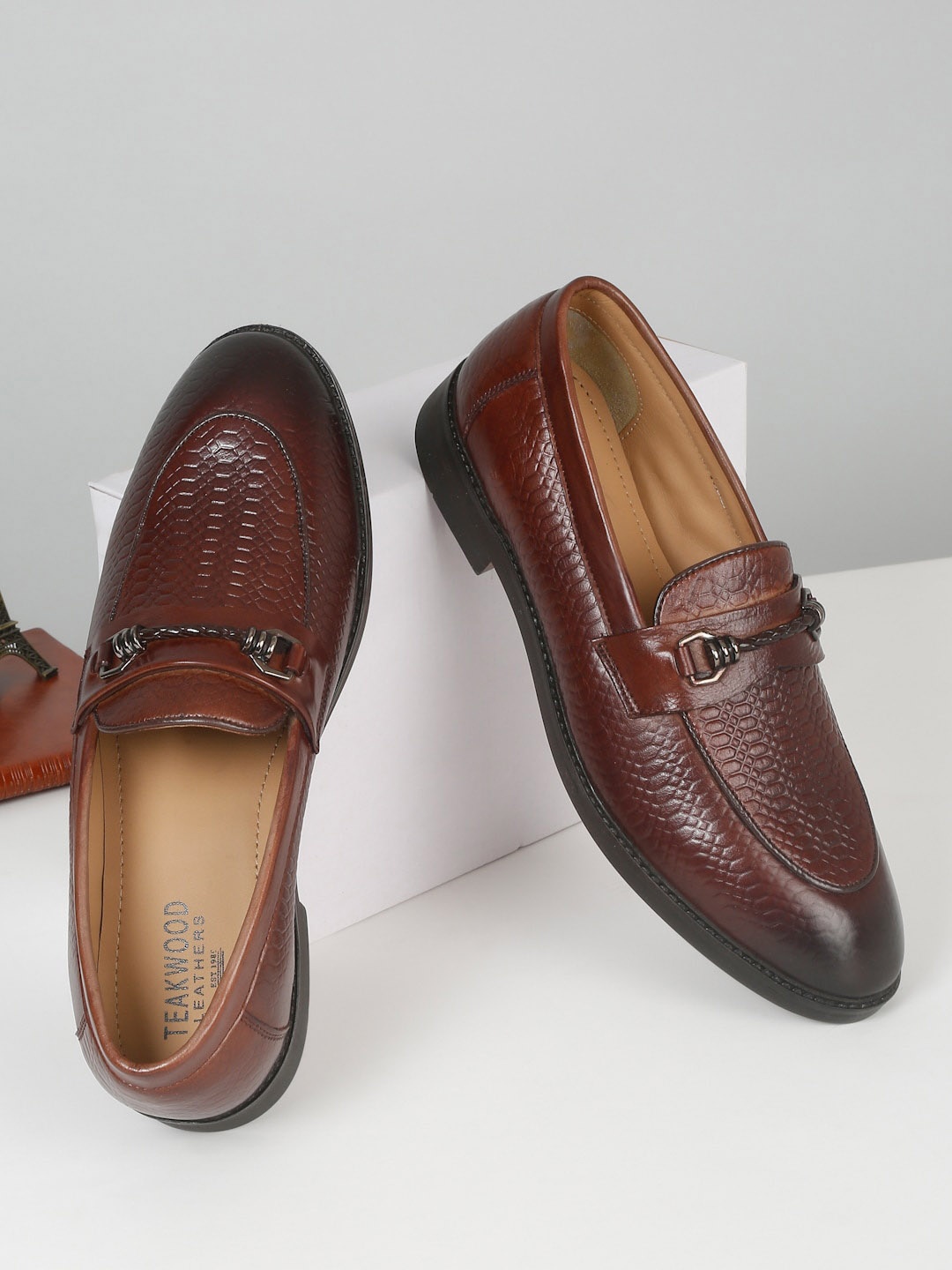 

Teakwood Leathers Men Textured Leather Horsebit Loafers, Brown