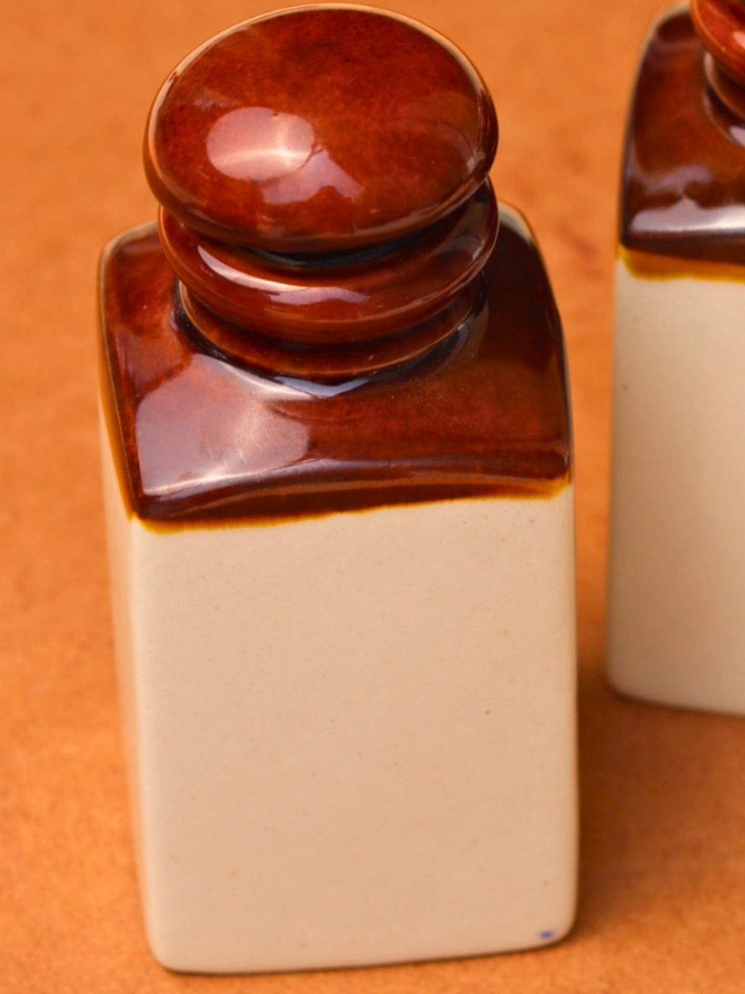

WEAVING HOMES White & Brown Dishwasher Safe Ceramic Masala Jar