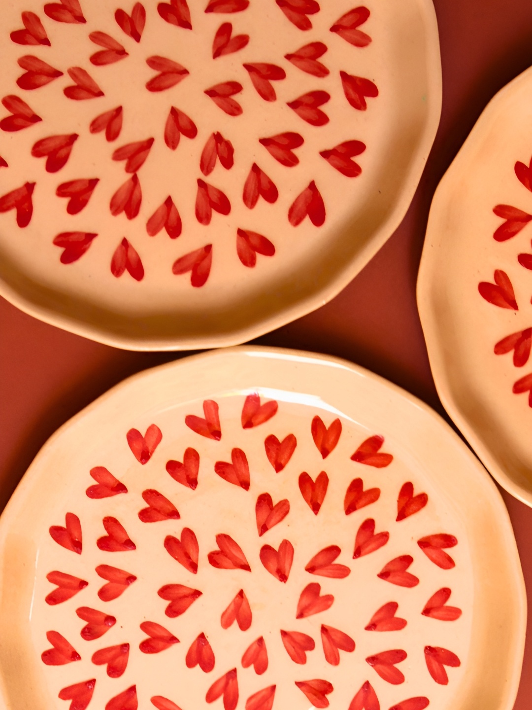 

WEAVING HOMES White & Red Printed Ceramic Plate