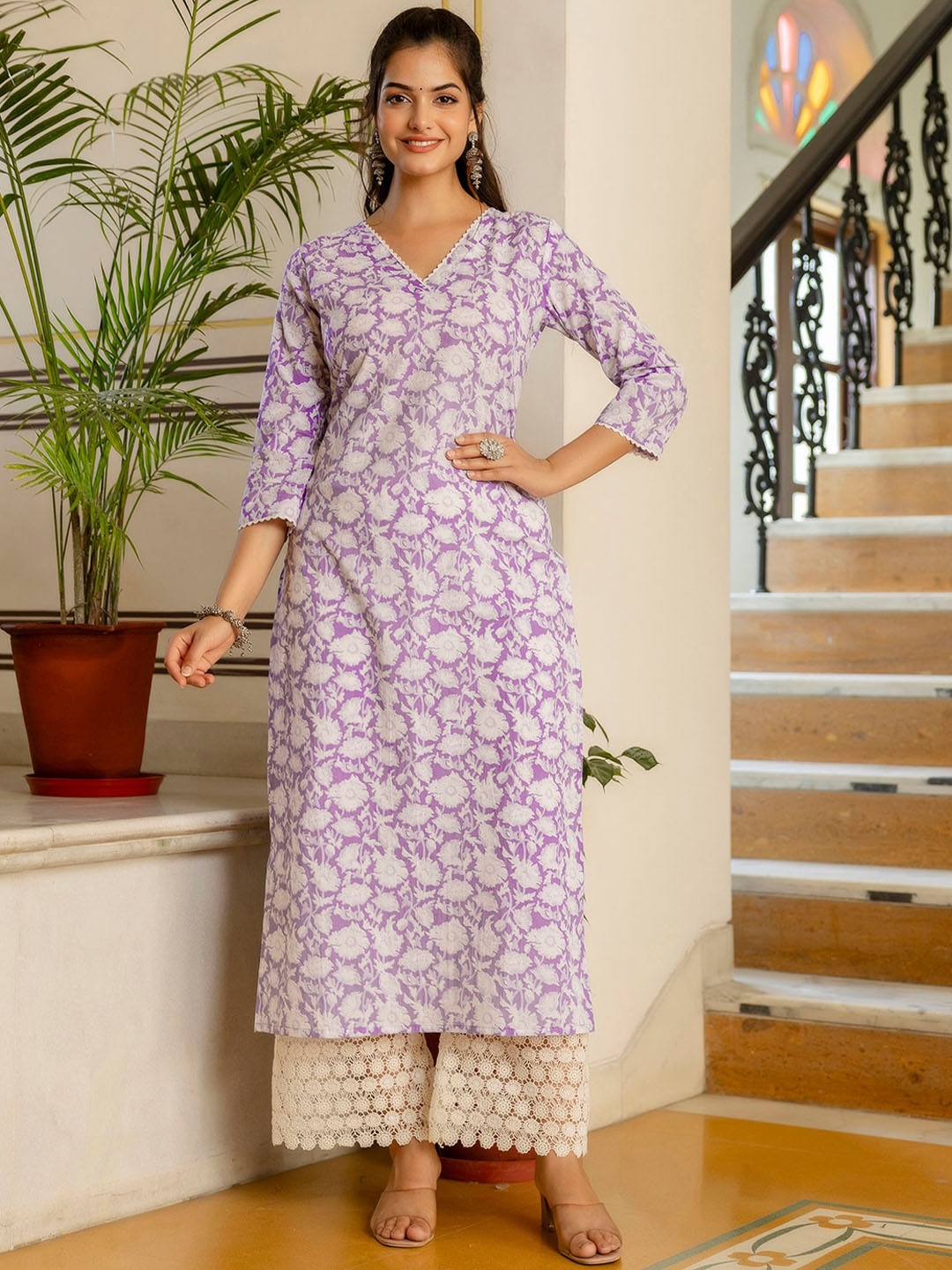 Nayo Floral Printed V Neck Straight Kurta, Purple