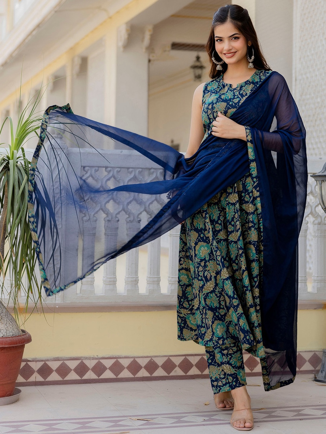 

Nayo Floral Printed Round Neck Pure Cotton Straight Kurta with Trousers & Dupatta, Blue