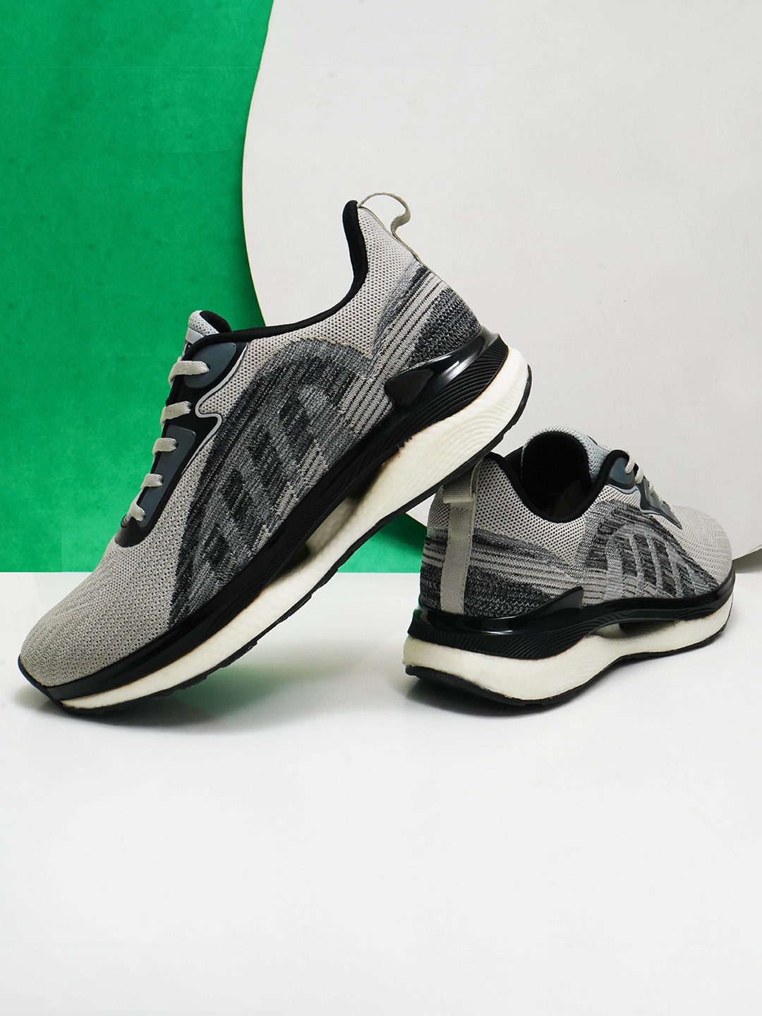 

The Roadster Lifestyle Co. Men Grey Running Sports Shoes