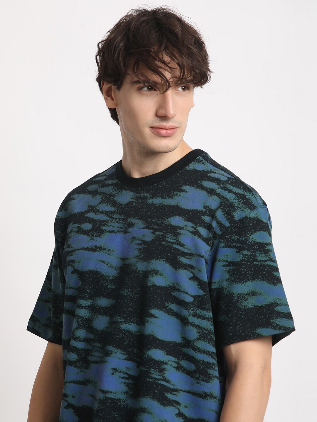 

THE BEAR HOUSE Camouflage Printed Drop-Shoulder Sleeves Cotton T-shirt, Black