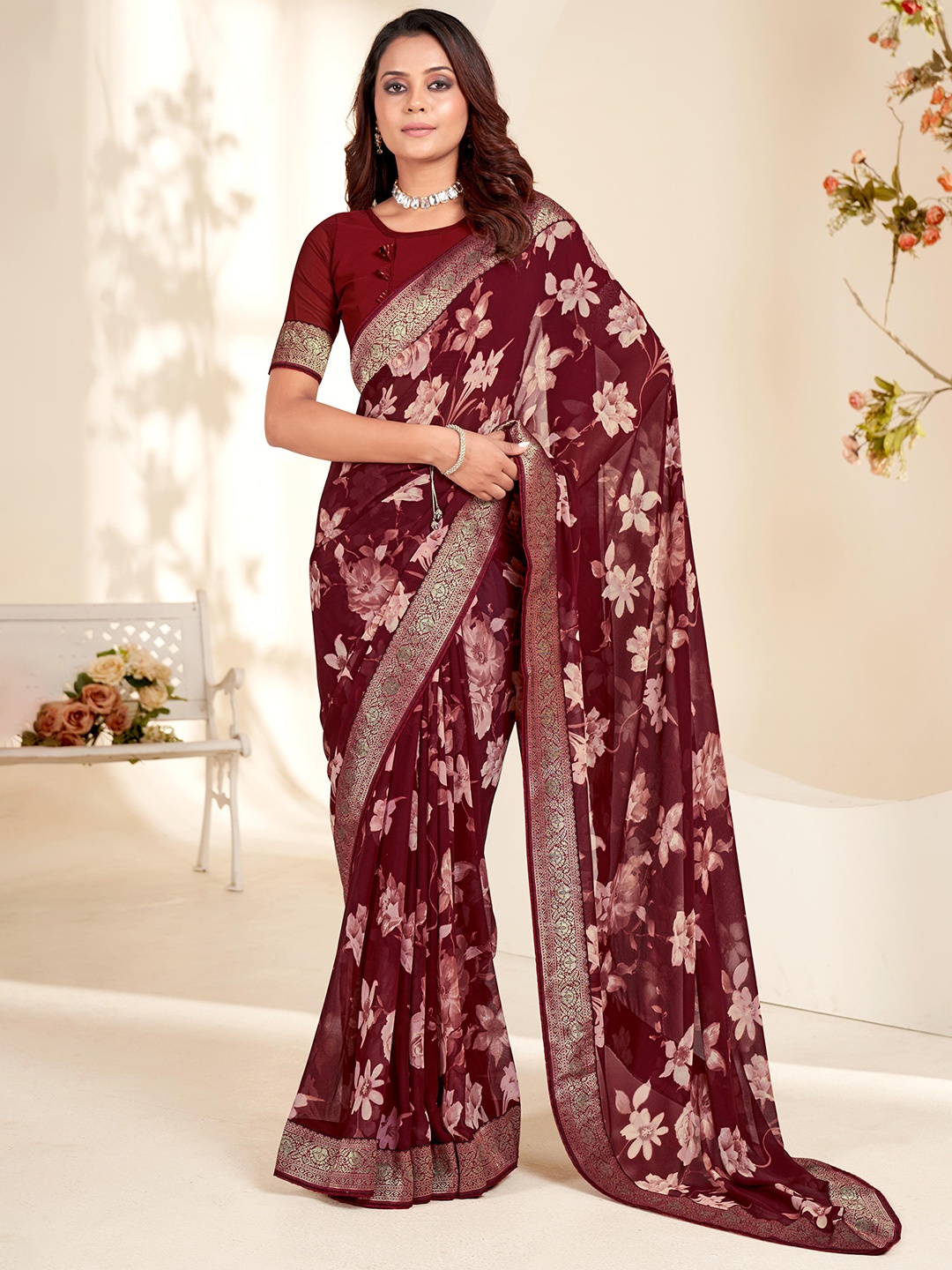 

Mitera Floral Zari Pure Georgette Saree, Maroon