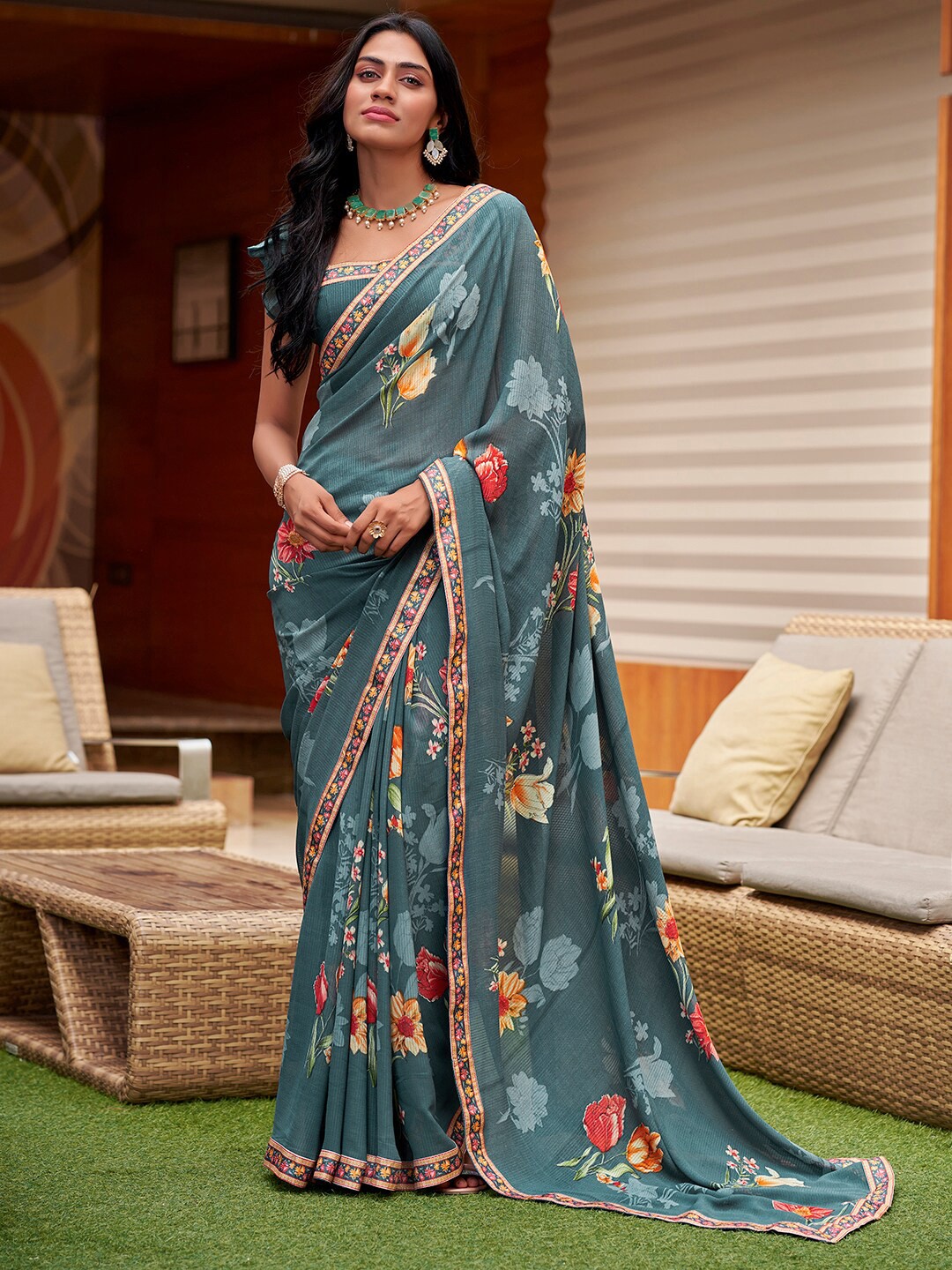 

Mitera Floral Pure Georgette Saree, Grey
