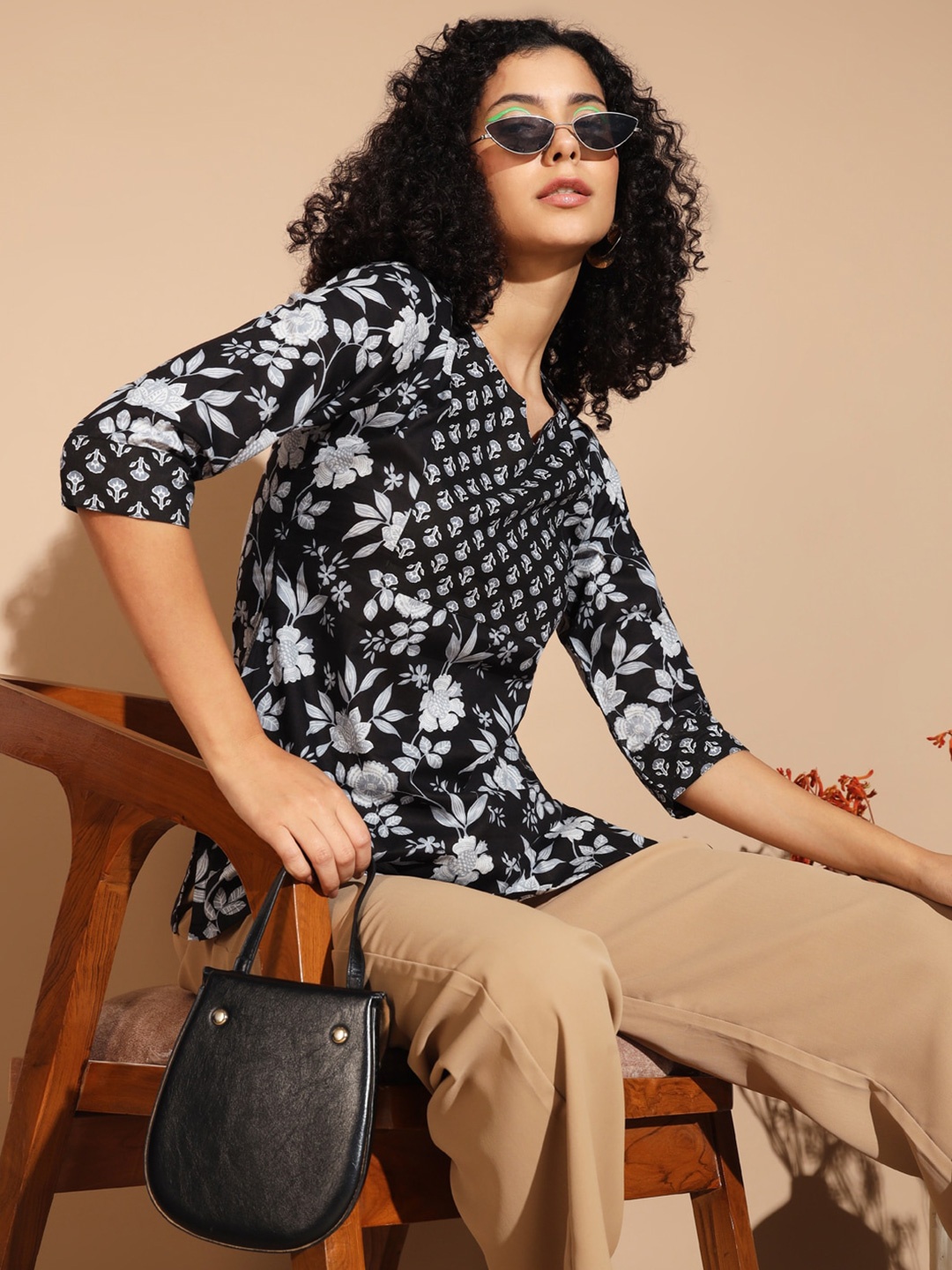 

The Dry State Black & White Floral Print Cotton Regular Top