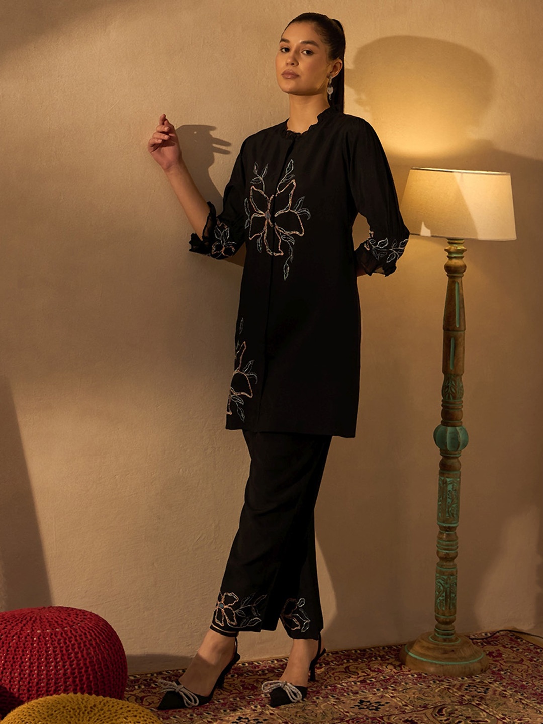 

Anouk Black Floral Embroidered Round Neck Tunic & Trousers Co-Ords