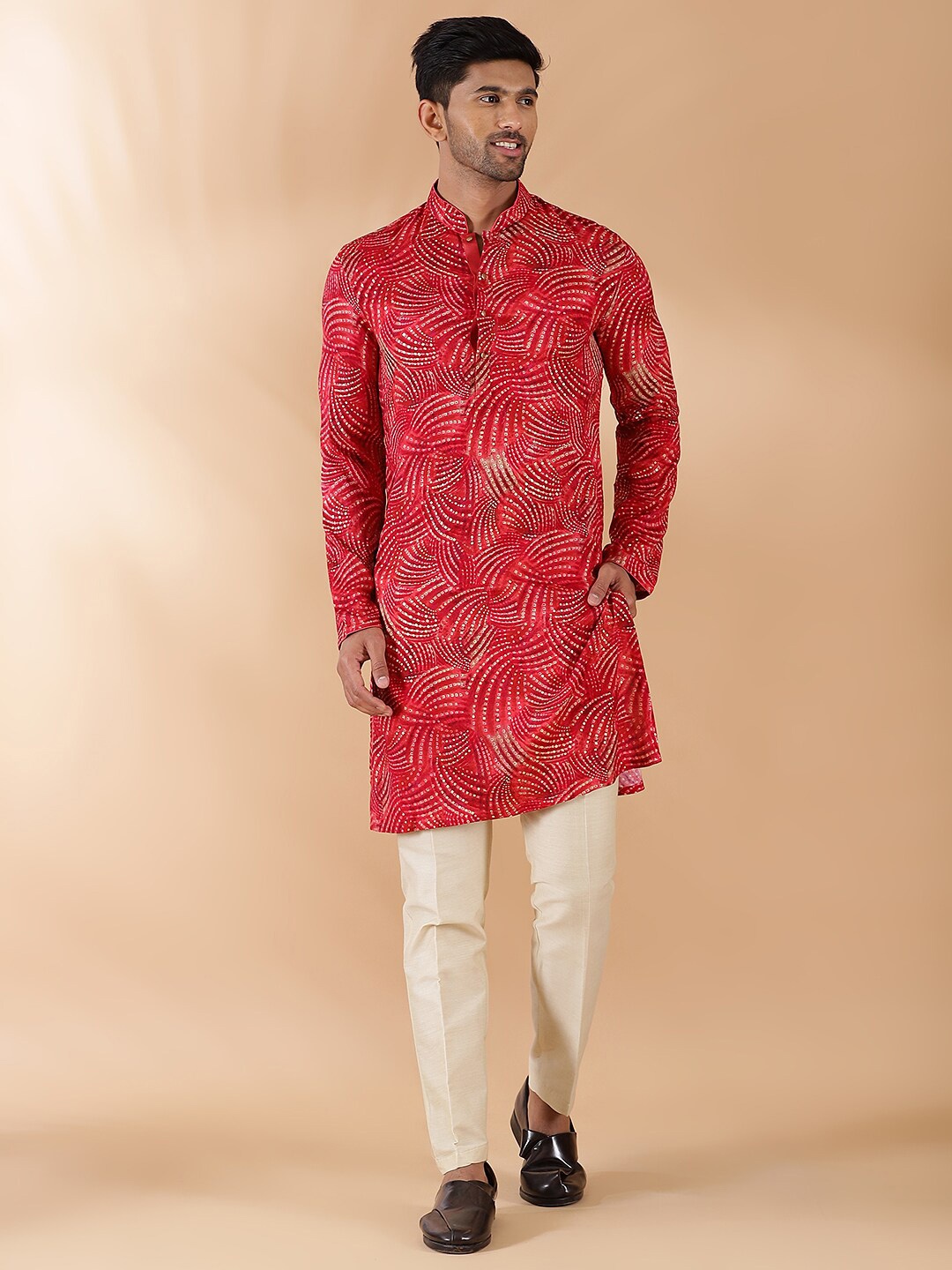 

THE KURTA COMPANY Men Geometric Printed Indie Prints Kurta, Red