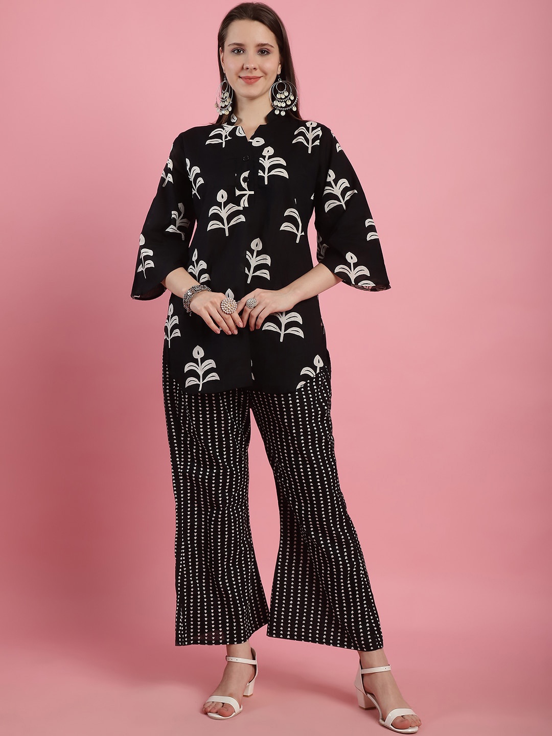 

TAG 7 PLUS Size Paisley Printed Pure Cotton Kurti With Palazzo, Black