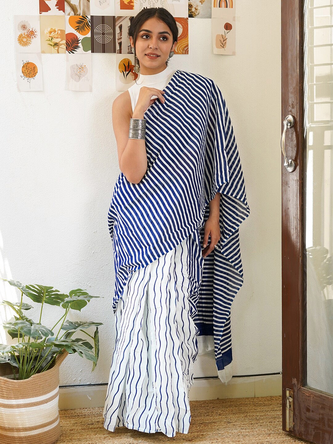 

TEEJH Striped Pure Cotton Saree, Blue