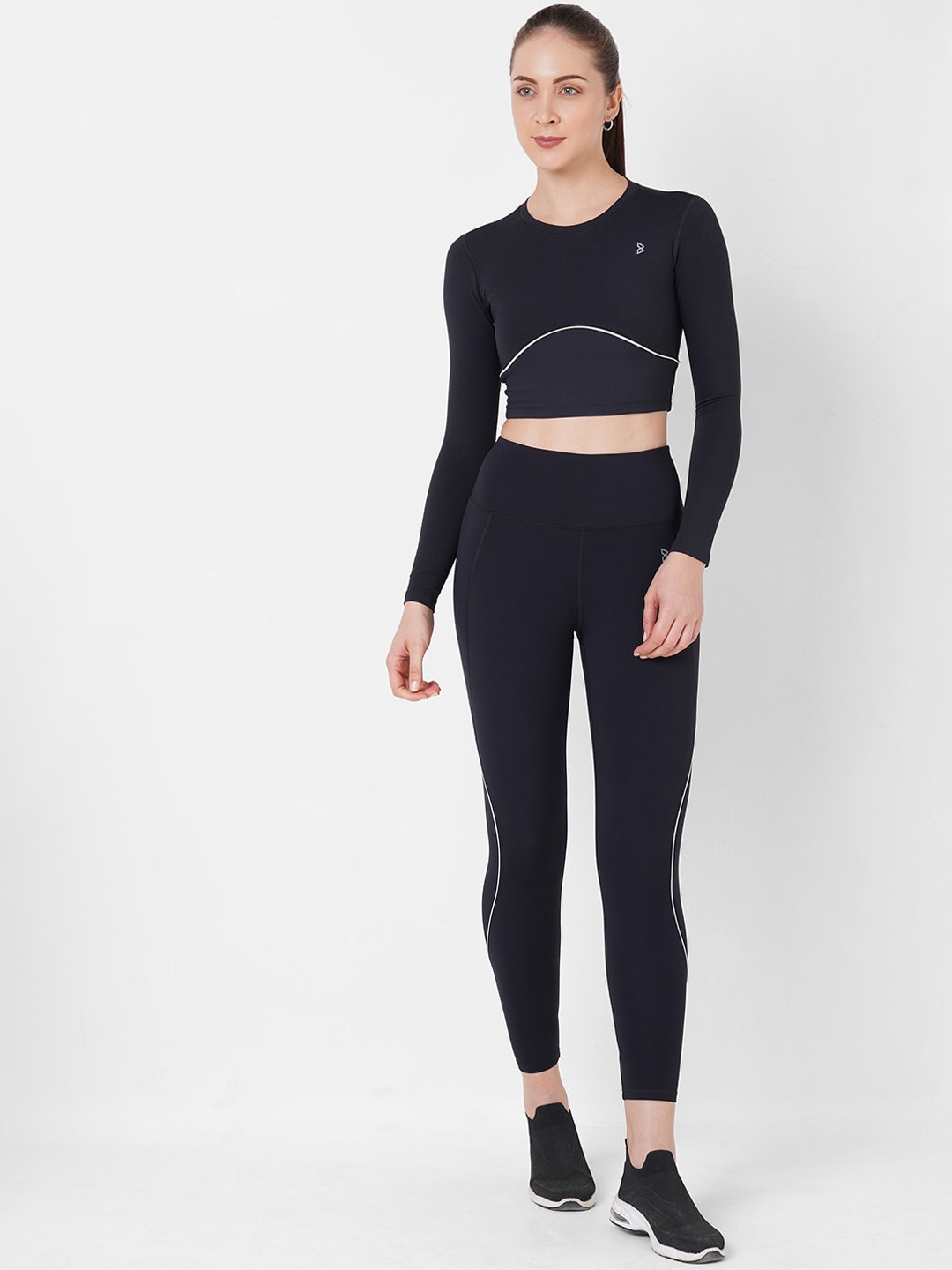 

BODD ACTIVE Round Neck Long Sleeves Top With High-Rise Tights, Black