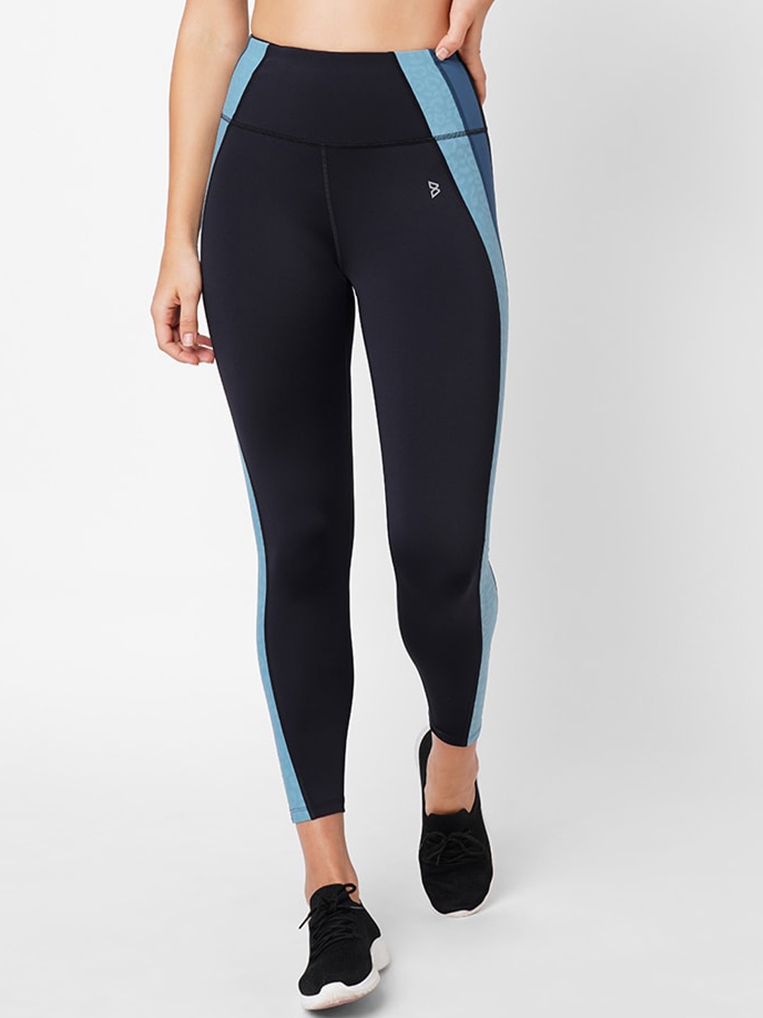 

BODD ACTIVE Colourblocked Sports Bra With High-Rise Tights, Black