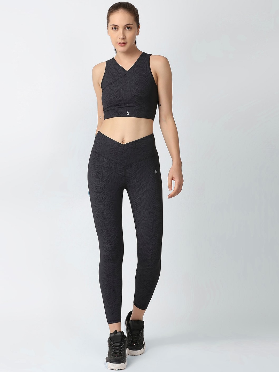 

BODD ACTIVE Self Design Mid Rise Tracksuits, Black