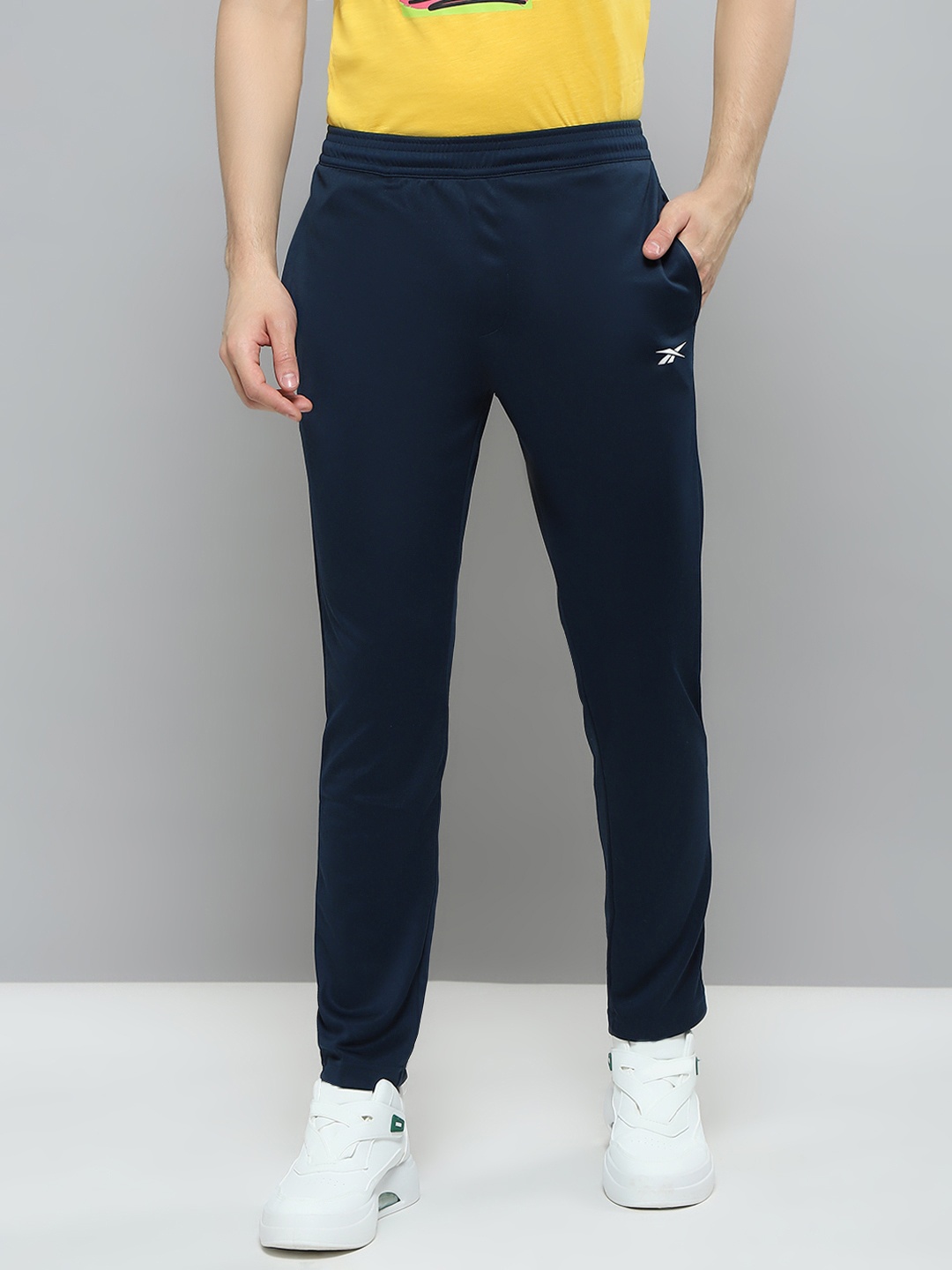 

Reebok Men Active SPPEDWICK Track Pants, Navy blue