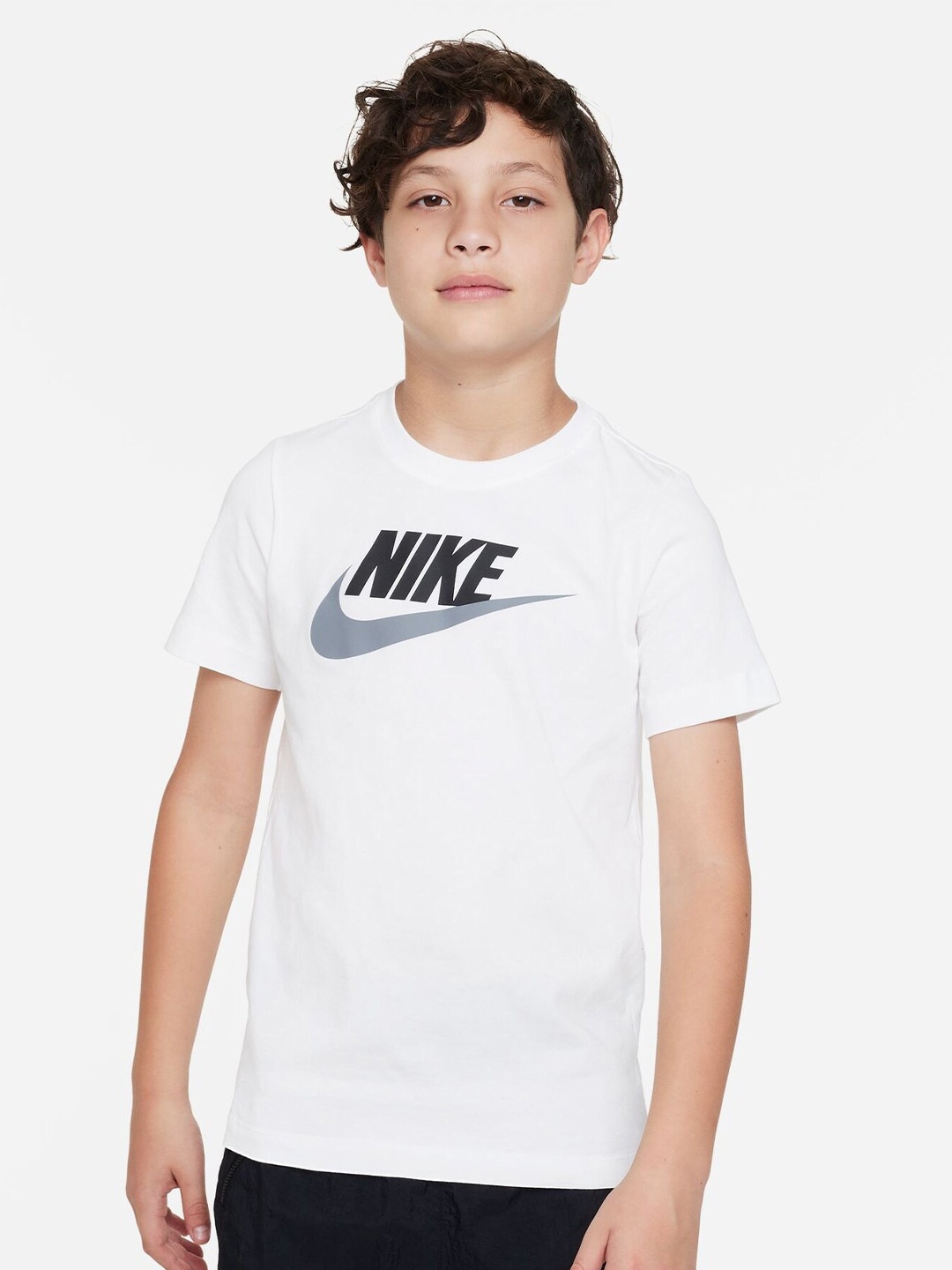 

Nike Sportswear Older Kids' (Boys') T-Shirt, White