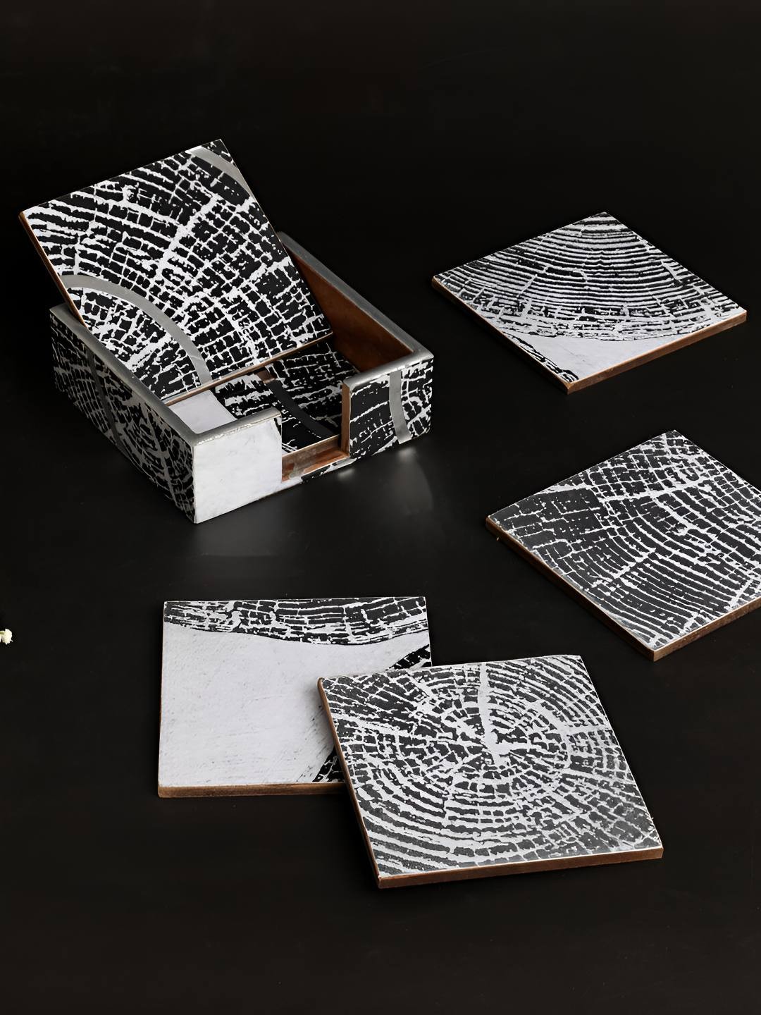 

THE HOME CO. Grey & Black 6 Pieces Spiral Printed Wooden Square Shaped Coasters