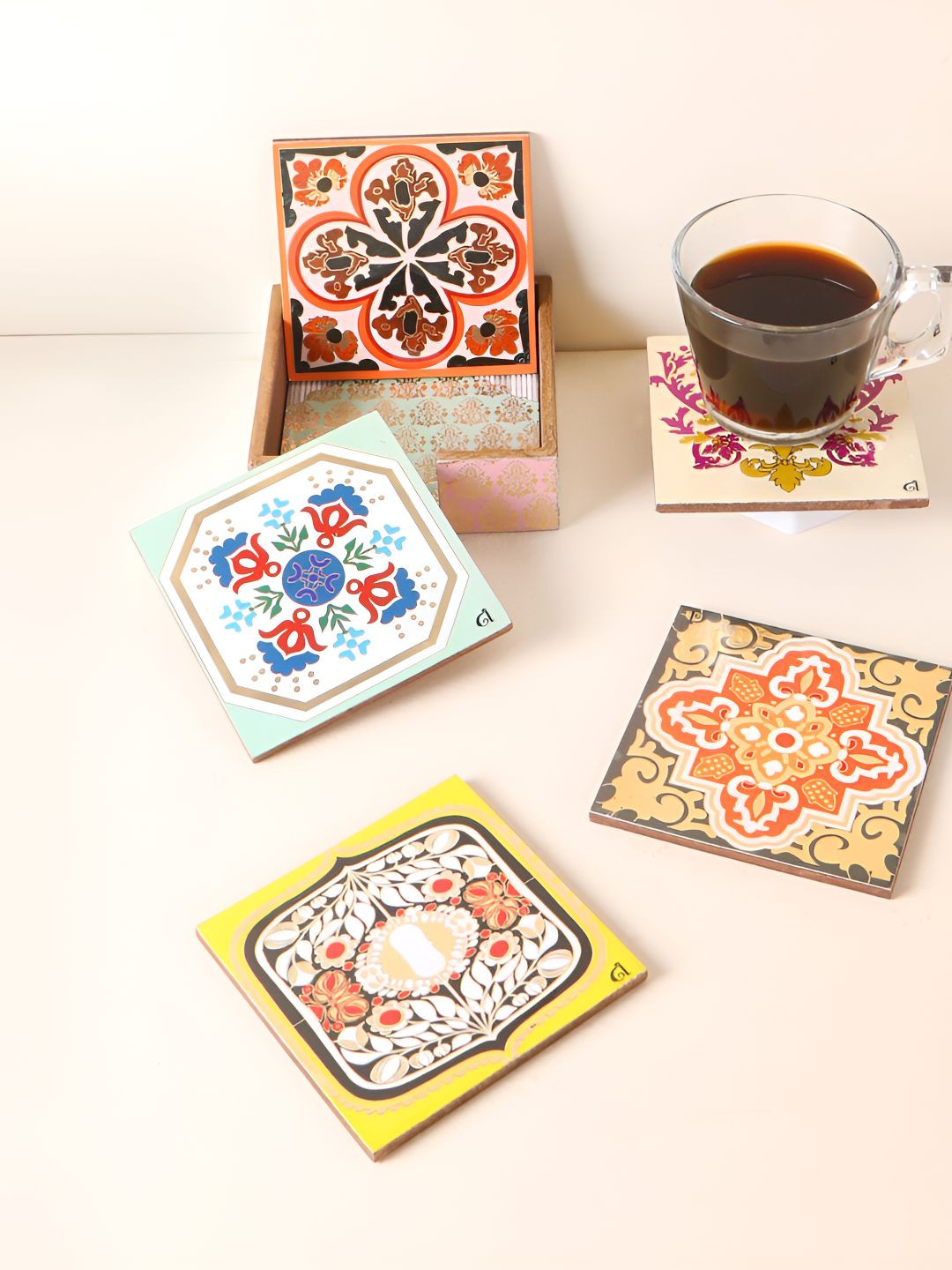 

THE HOME CO. White & Yellow 6 Pieces Printed Wooden Coasters