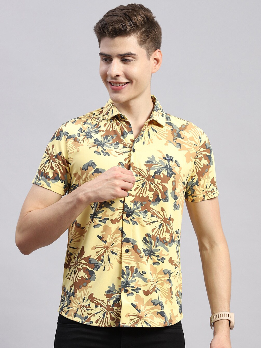 

Monte Carlo Floral Opaque Printed Cotton Casual Shirt, Yellow