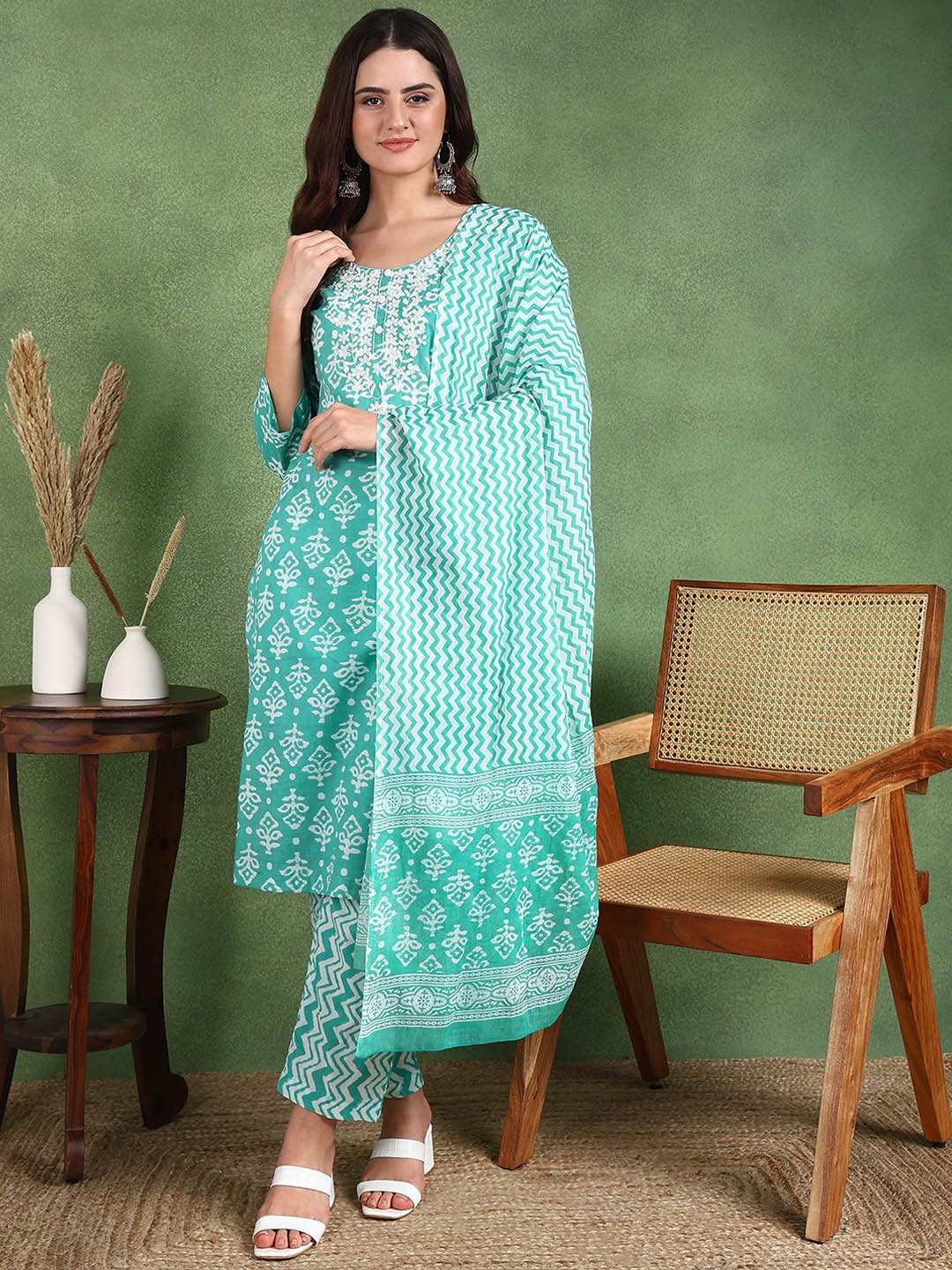 

Sangria Floral Printed Pure Cotton Round Neck Straight Kurta With Trousers & Dupatta, Turquoise blue