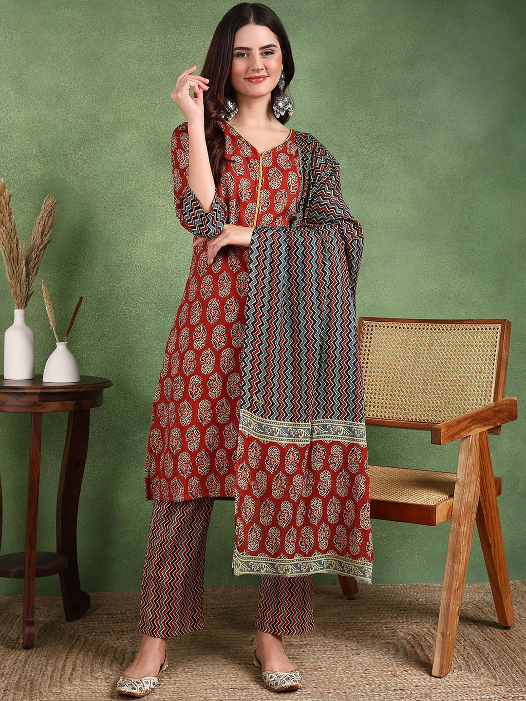 

Sangria Floral Printed Pure Cotton V-Neck Kurta With Trousers & Dupatta, Red