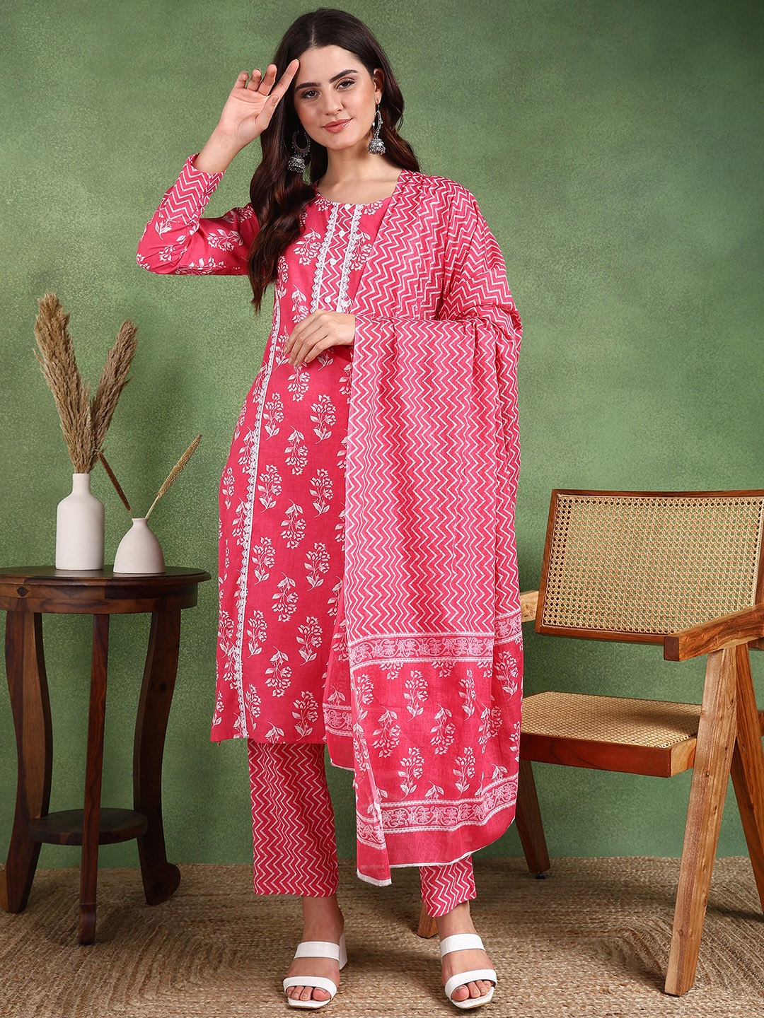 

Sangria Floral Printed Pure Cotton Round Neck Kurta With Trousers & Dupatta, Pink