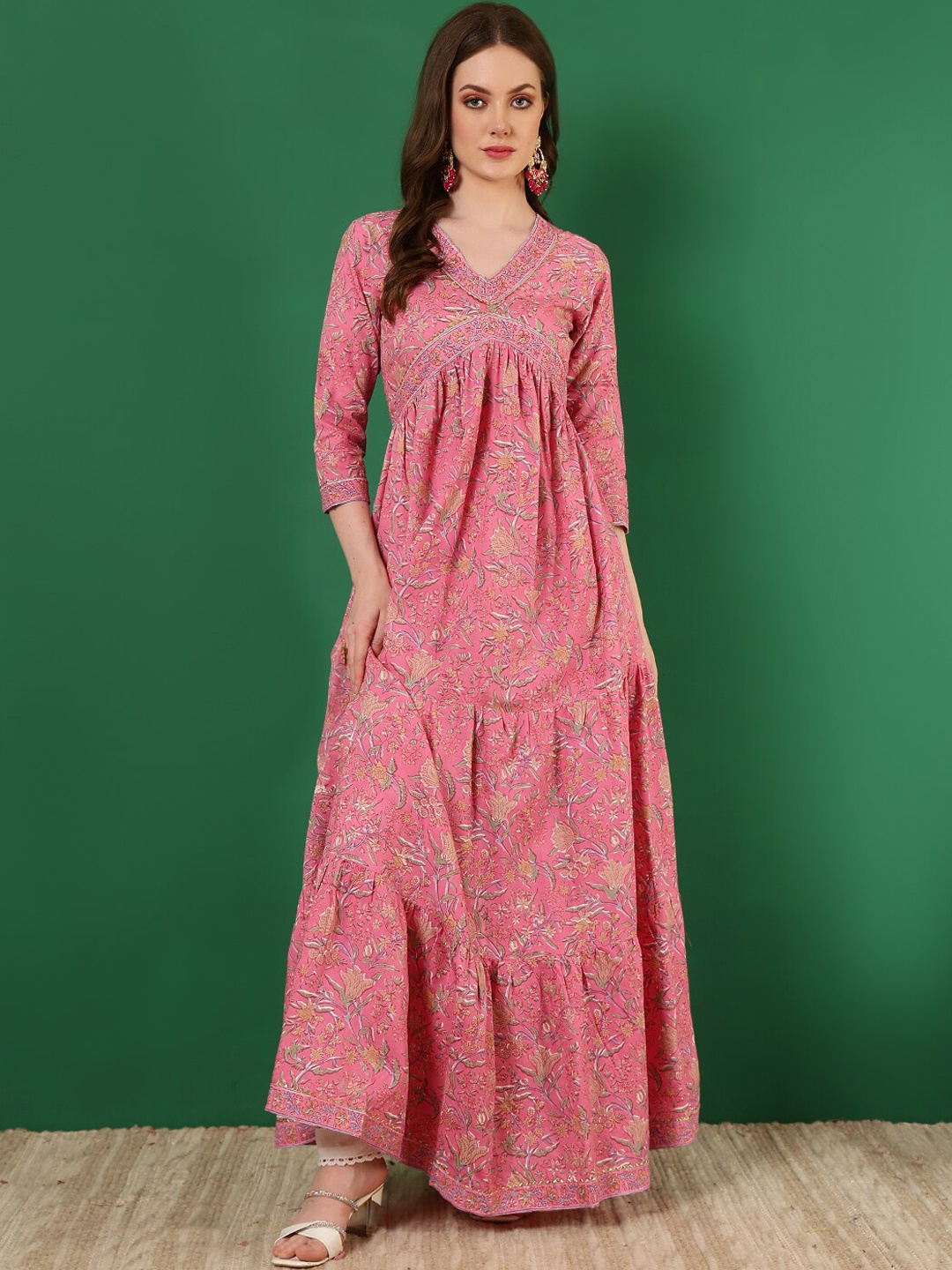 

GLAM ROOTS V Neck Paisley Cotton Tiering Anarkali Kurta, Pink