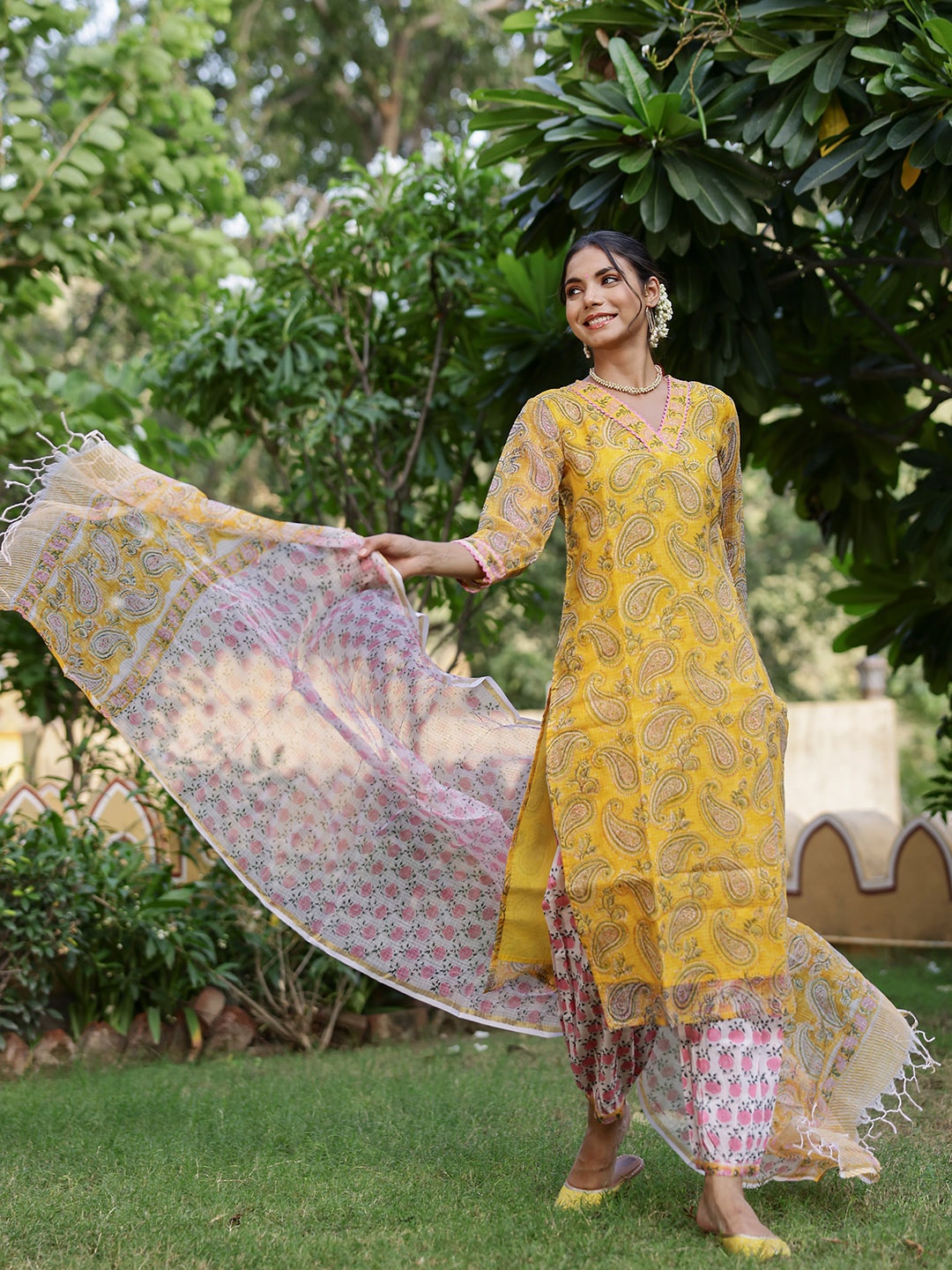 

KALINI Floral Printed Regular Kurta with Salwar & With Dupatta, Yellow