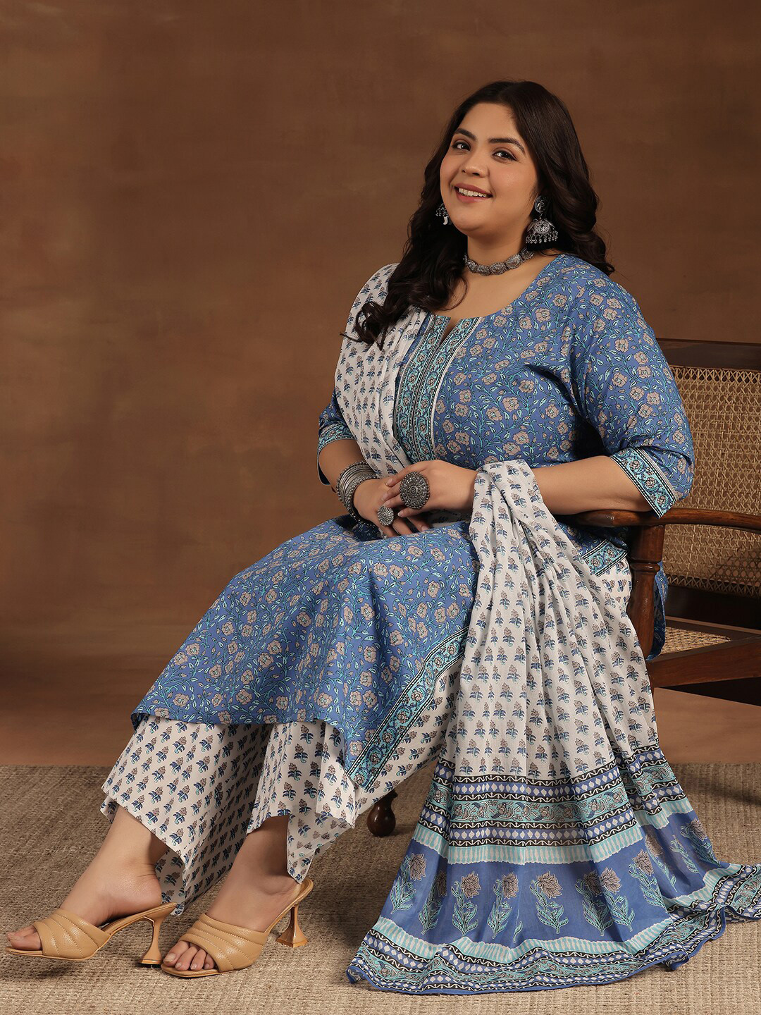 

EXTRA LOVE BY LIBAS Plus Size Women Floral Printed Pure Cotton Kurta ,Palazzos & Dupatta, Blue