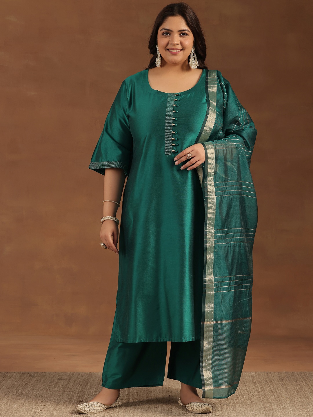 

EXTRA LOVE BY LIBAS Plus Size Straight Kurta With Palazzos & Dupatta, Green