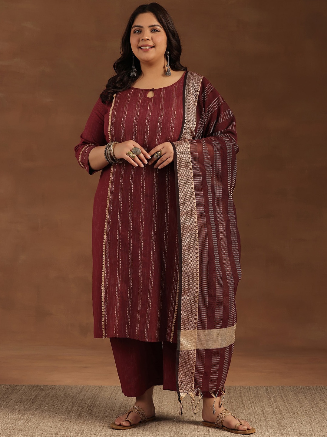 

EXTRA LOVE BY LIBAS Plus Size Self Design Regular Straight Kurta With Palazzos & Dupatta, Maroon