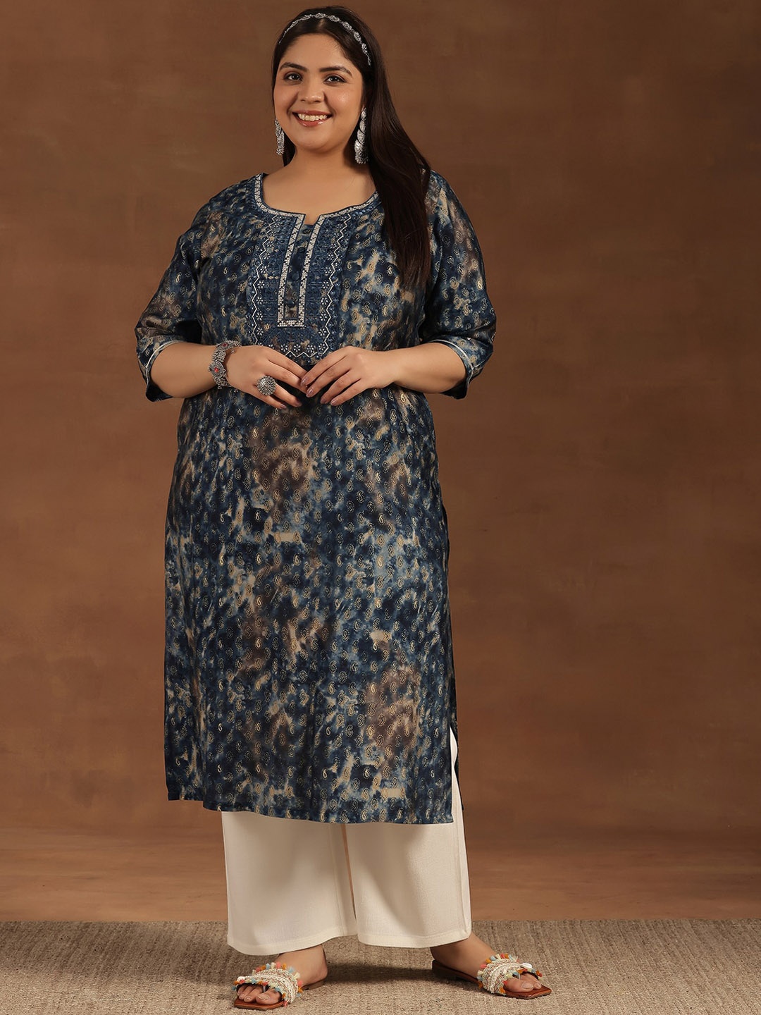 

EXTRA LOVE BY LIBAS Plus Size Ethnic Motifs Printed Embroidered Straight Kurta, Navy blue