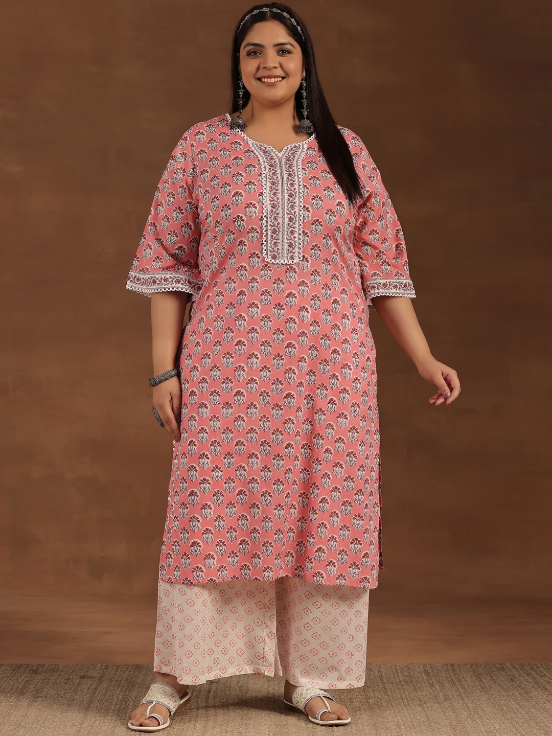 

EXTRA LOVE BY LIBAS Plus Size Floral Printed Gotta Patti Pure Cotton Kurta & Palazzos, Peach