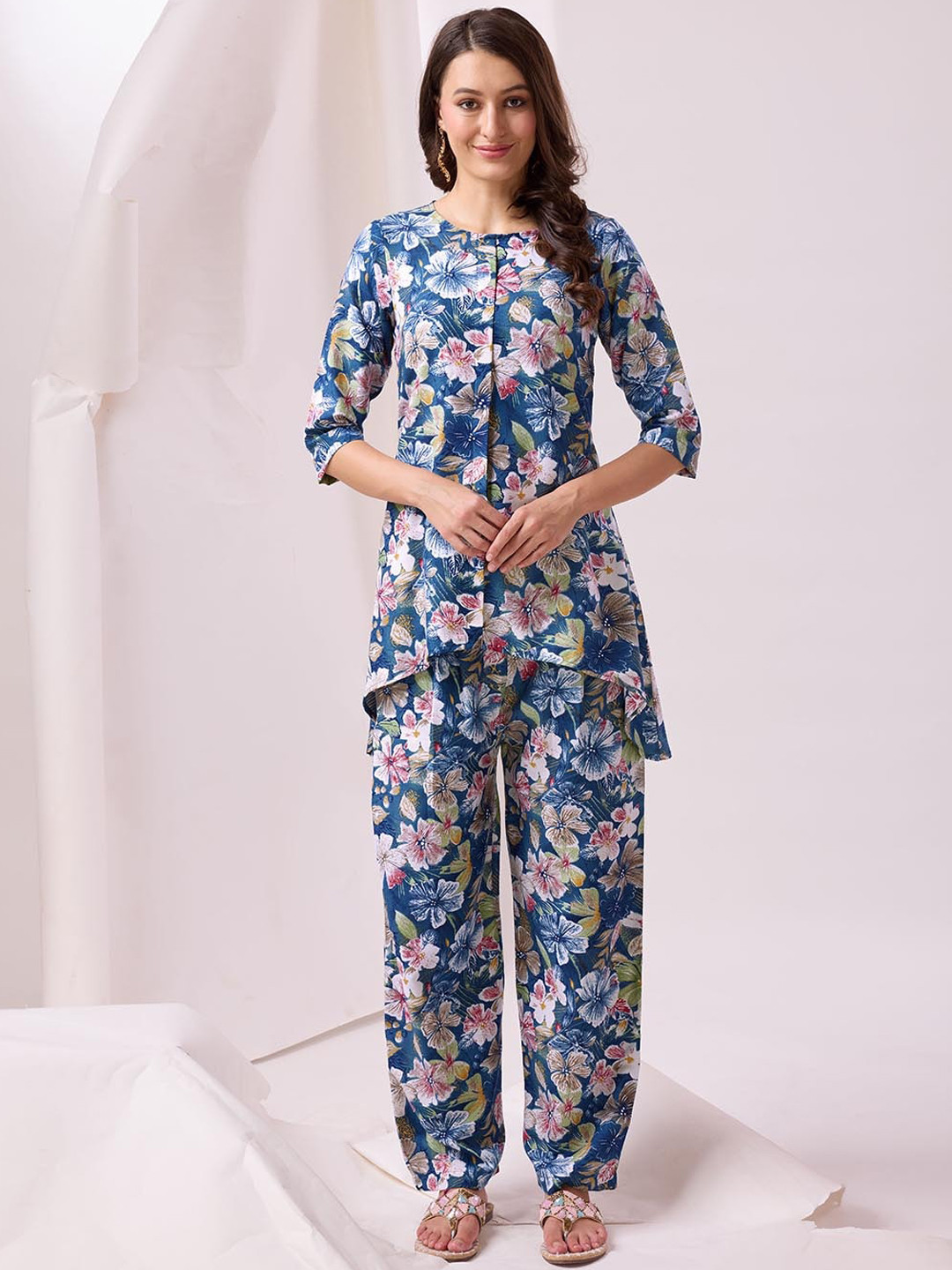 

Mitera Floral Printed Round Neck Tunic And Trousers, Blue