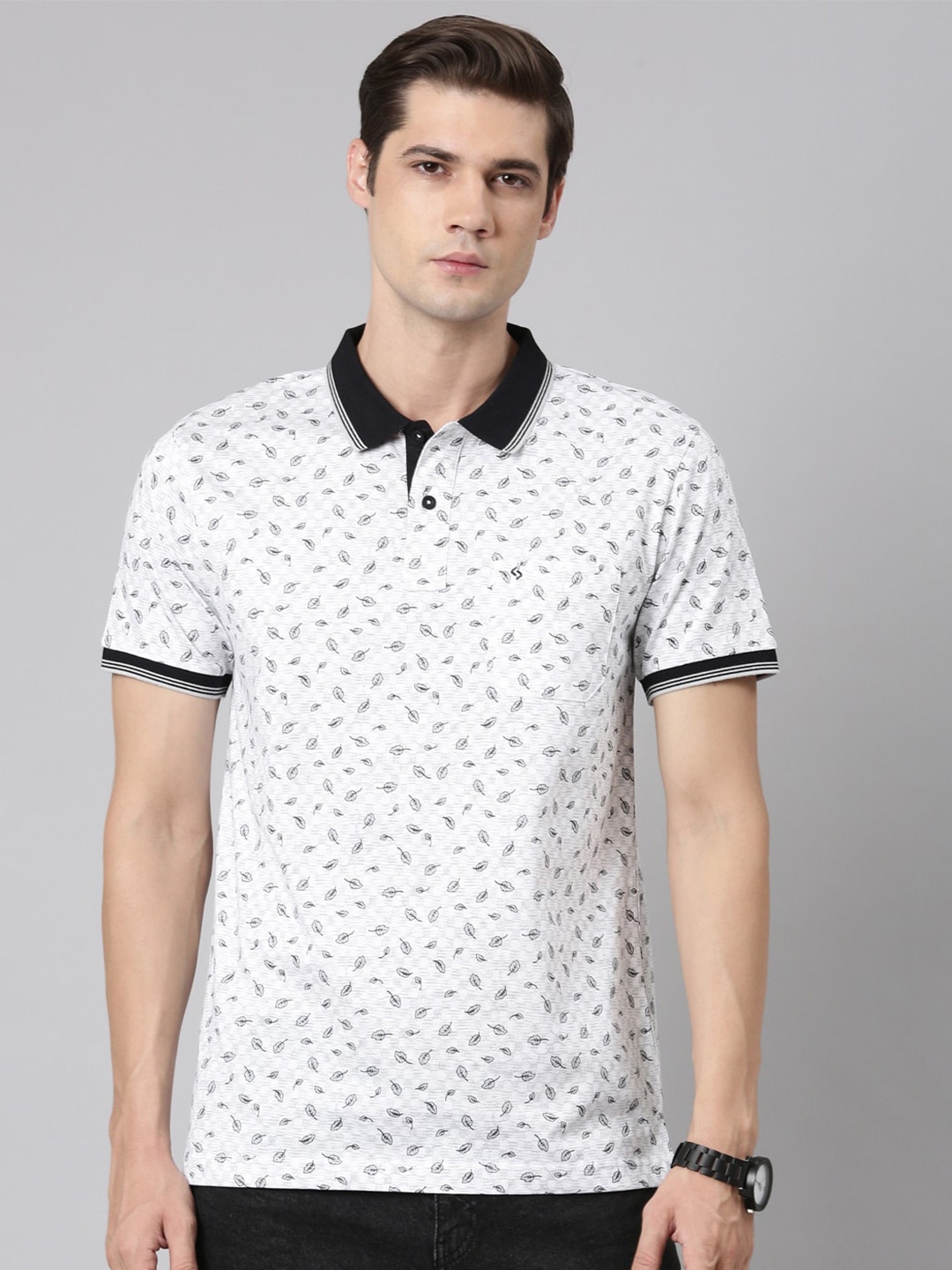 

Classic Polo Men Printed Polo Collar Pocket Slim Fit T-shirt, White