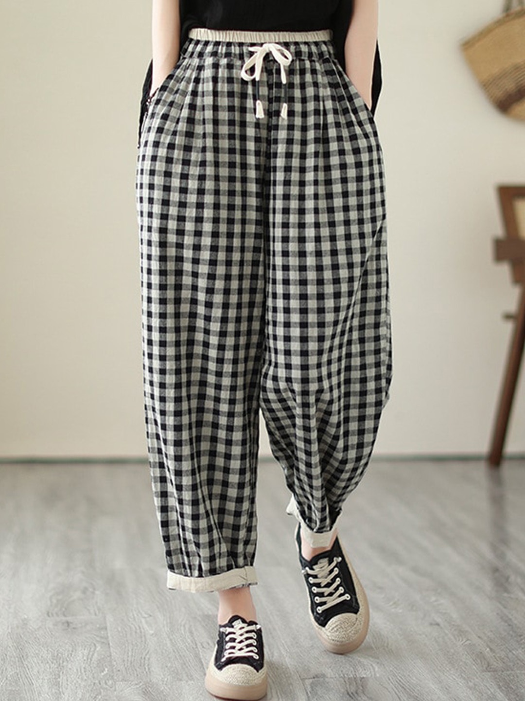 

StyleCast Women Checked Pleated Trouser, Black