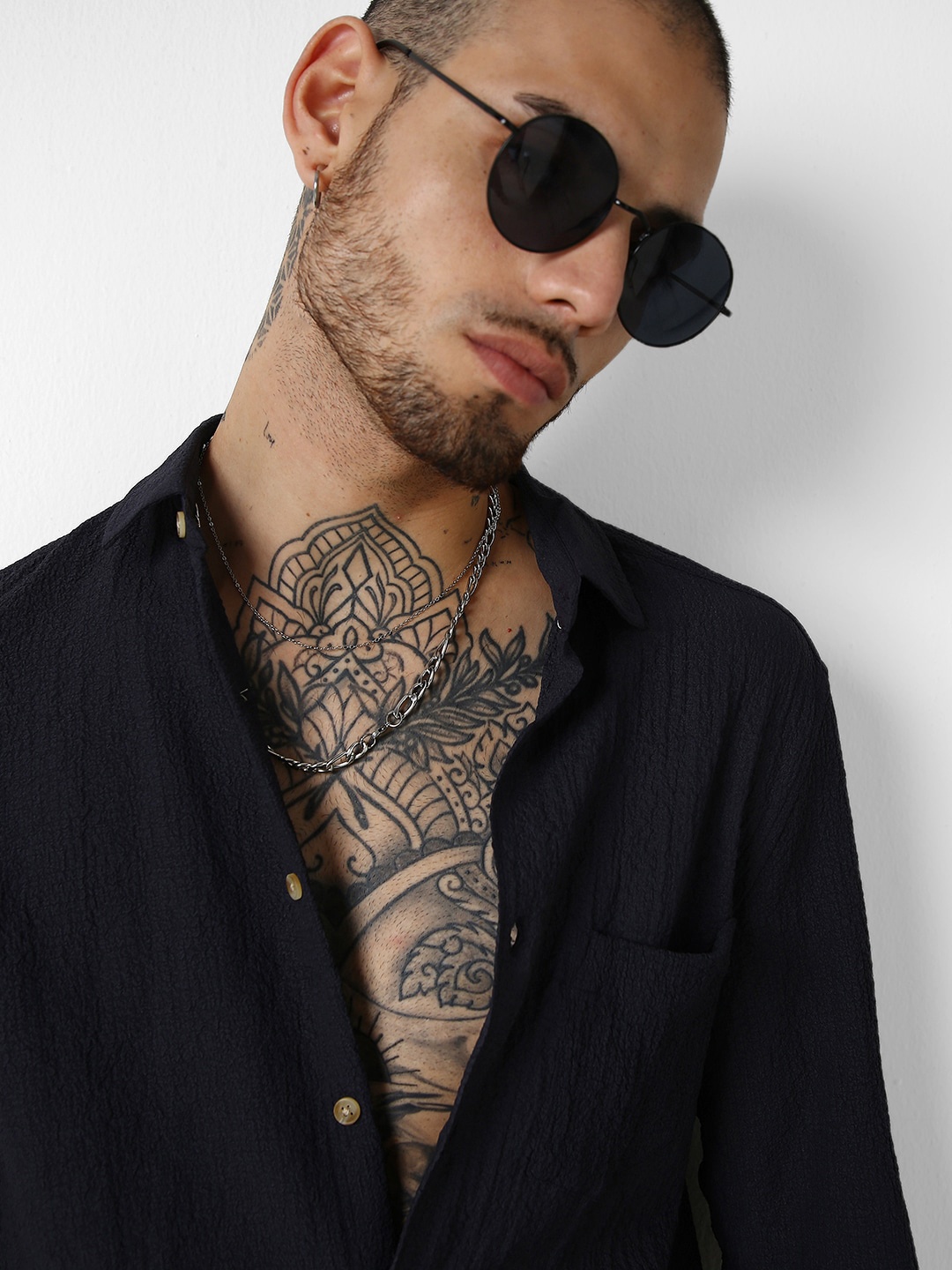 

VASTRADO Classic Spread Collar Slim Fit Opaque Casual Shirt, Black