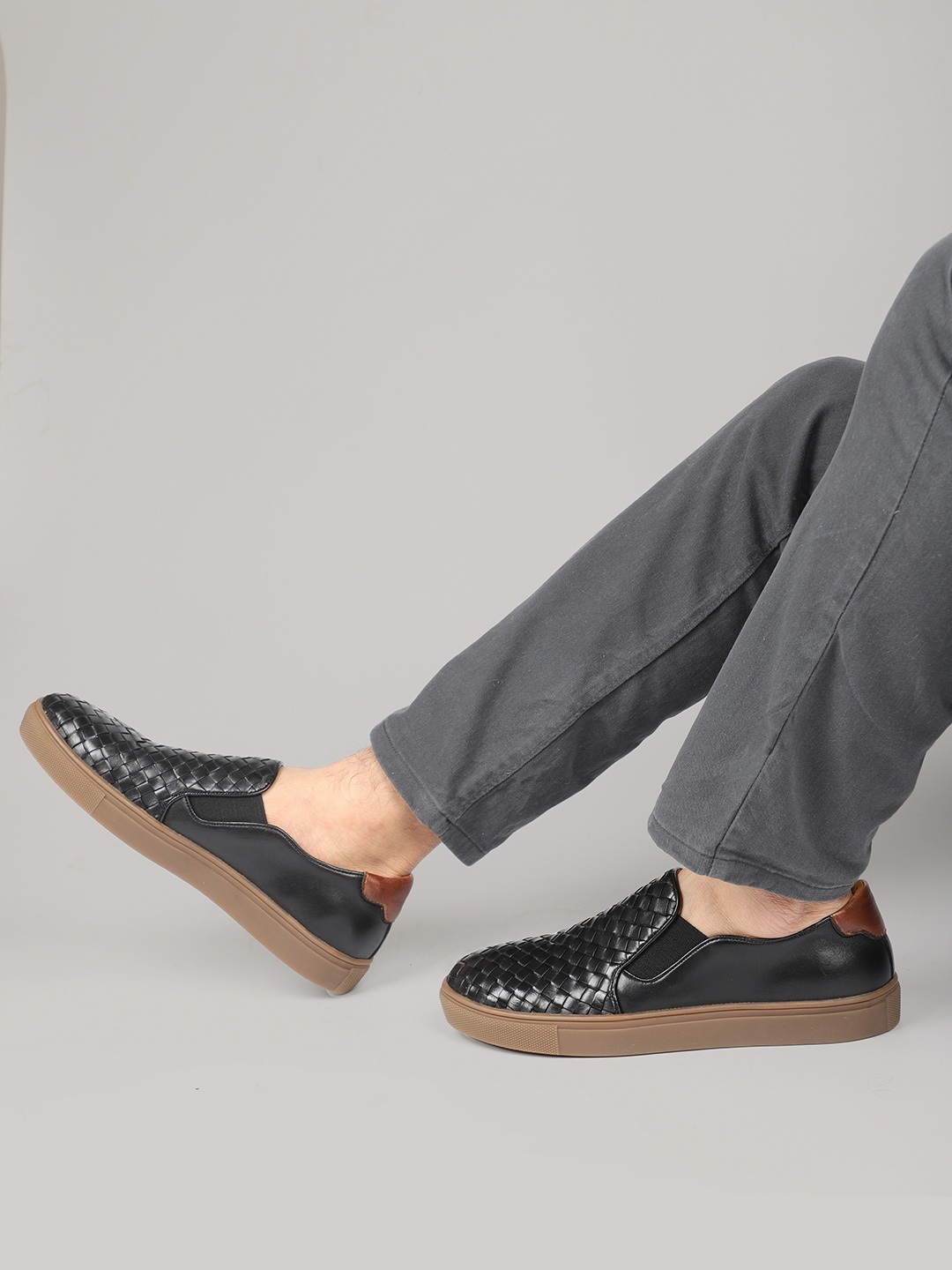 

ATESBER by Inc.5 Men Textured Leather Slip On Shoes, Black