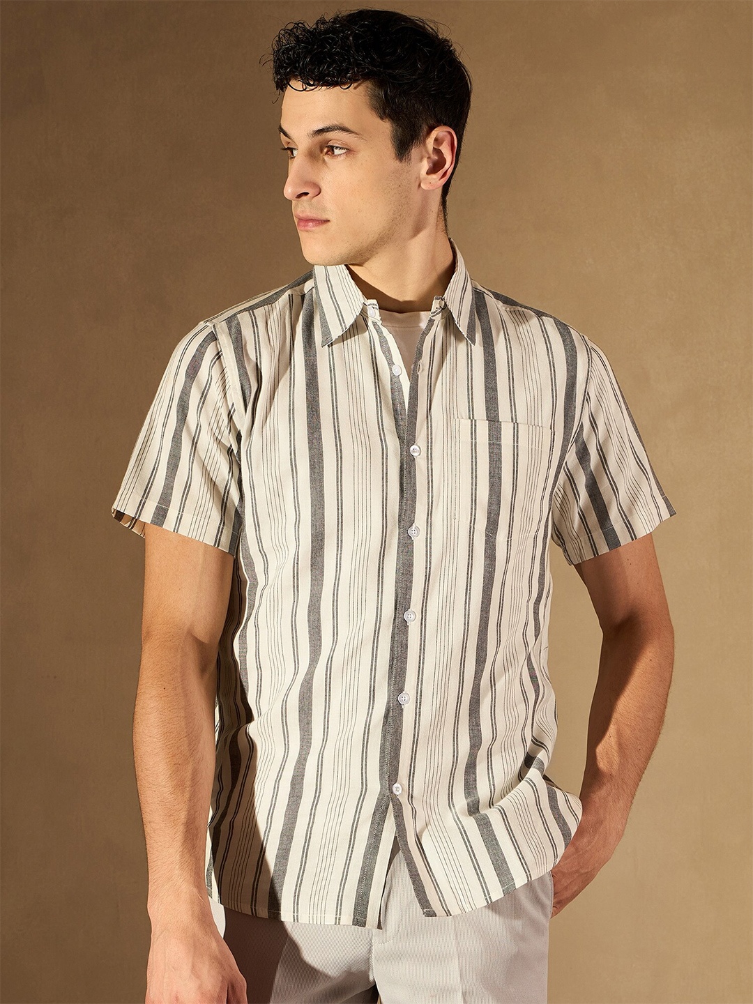 

DENNISON Vertical Striped Printed Spread Collar Smart Cotton Formal Shirt, White