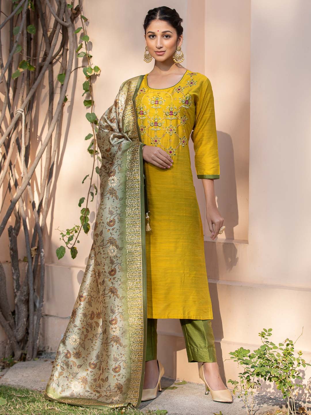 

WOMEN PLUS Regular Thread Work Raw Silk Kurta with Trousers & With Dupatta, Mustard