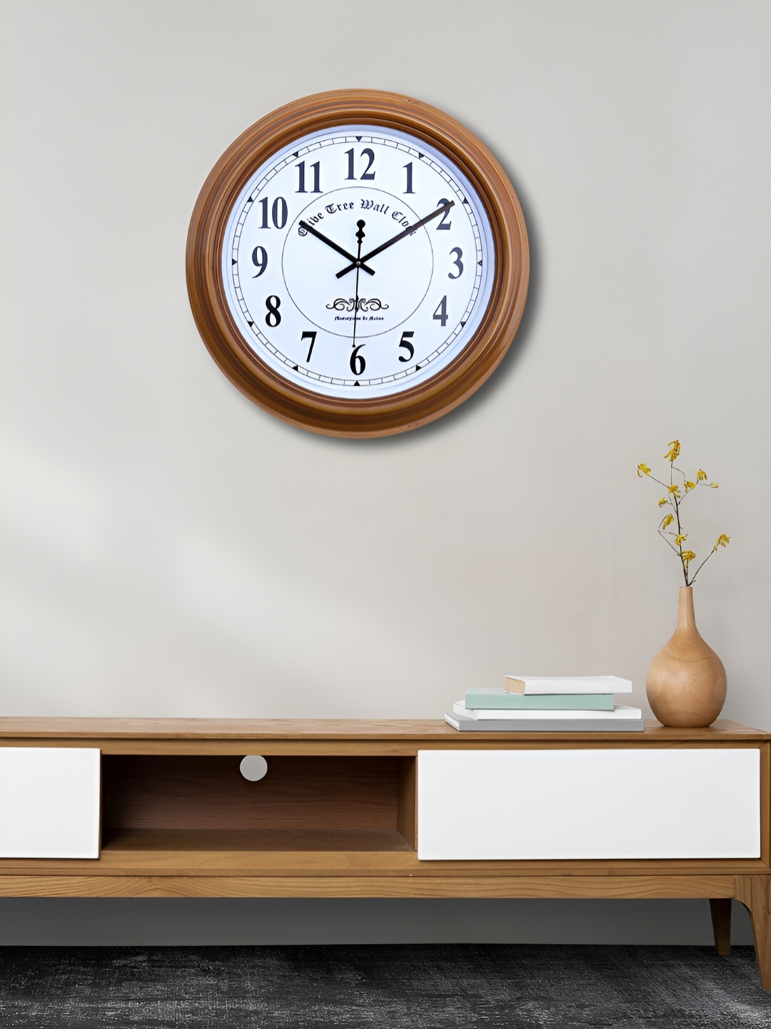 

OLIVE TREE Gold-Toned & White Contemporary Analogue Round Wall Clock