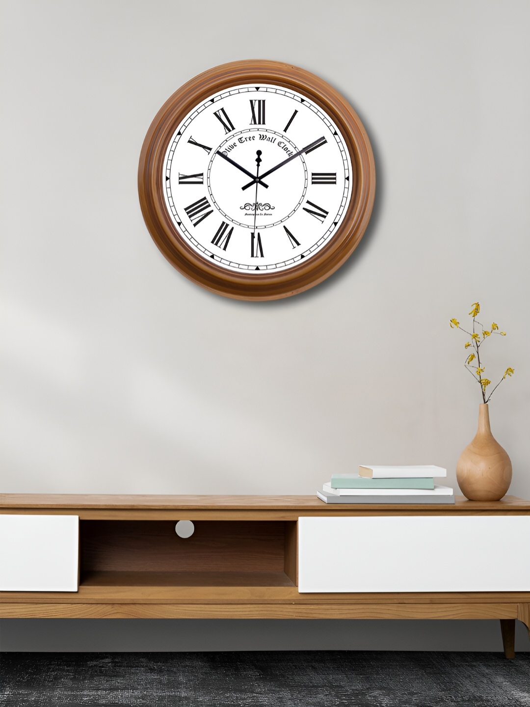 

OLIVE TREE Gold-Toned & Brown Contemporary Analogue Round Wall Clock