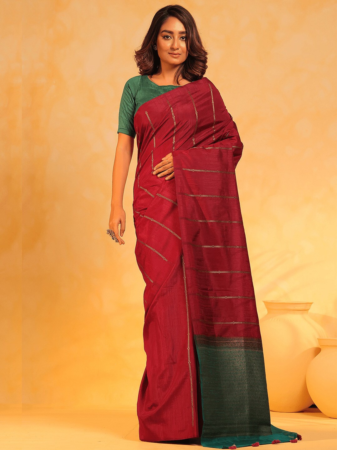 

KAVVYA Woven Design Zari Linen Blend Banarasi Saree, Magenta