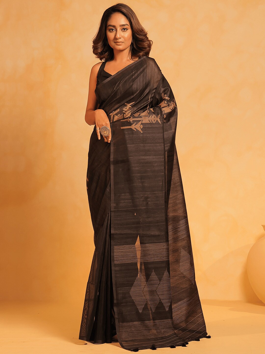 

KAVVYA Woven Design Pure Linen Banarasi Saree, Black