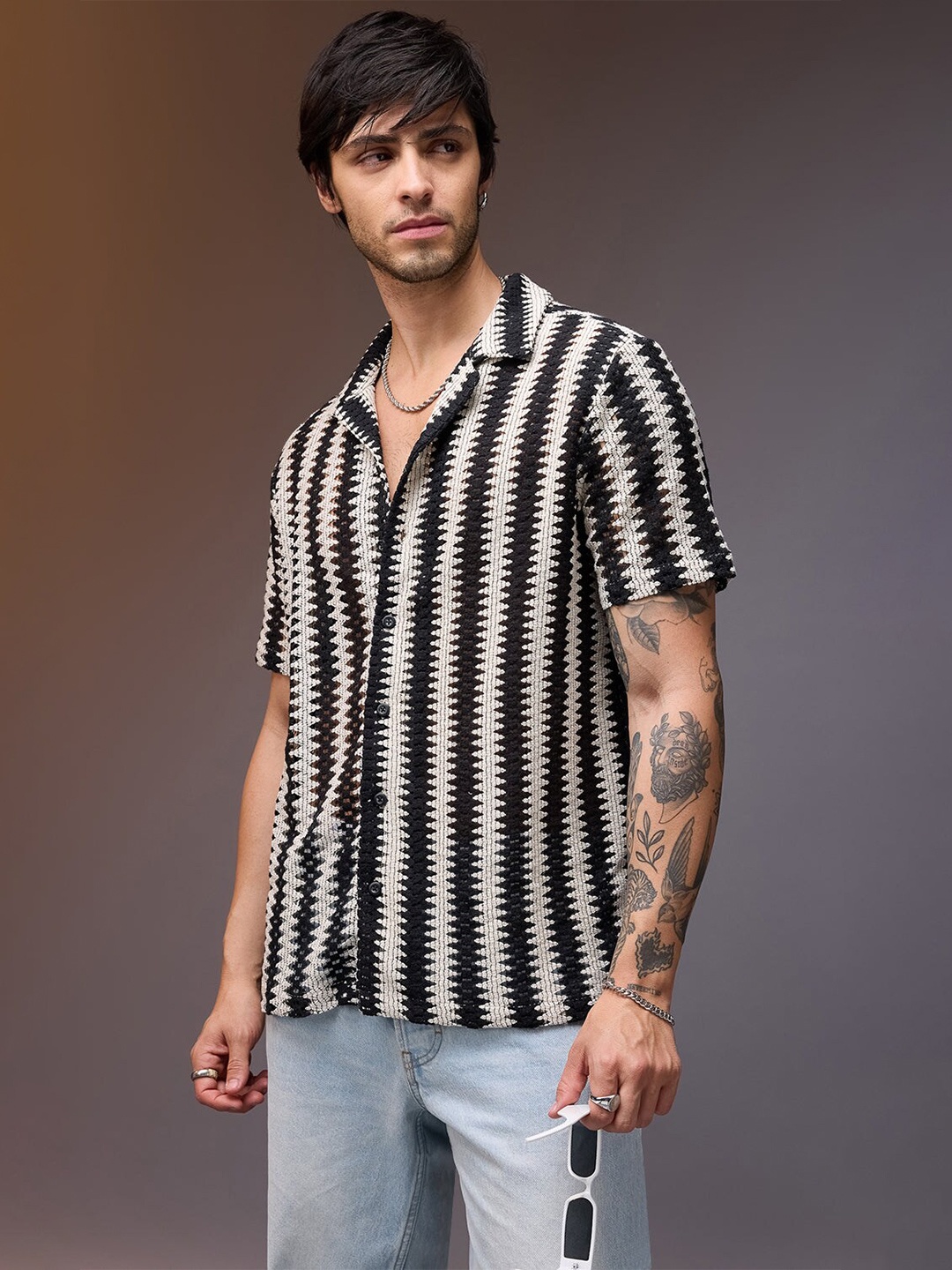 

FREAKINS Self Design Vertical Stripes Spread Collar Regular Fit Casual Shirt, Black