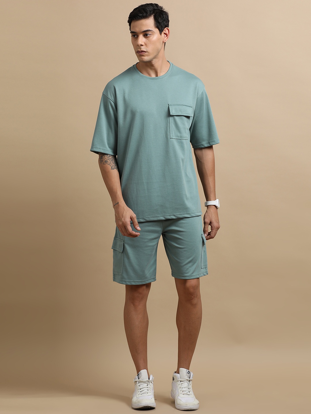 

Bushirt Round Neck Drop-Shoulder Oversized T-Shirt & Shorts, Green