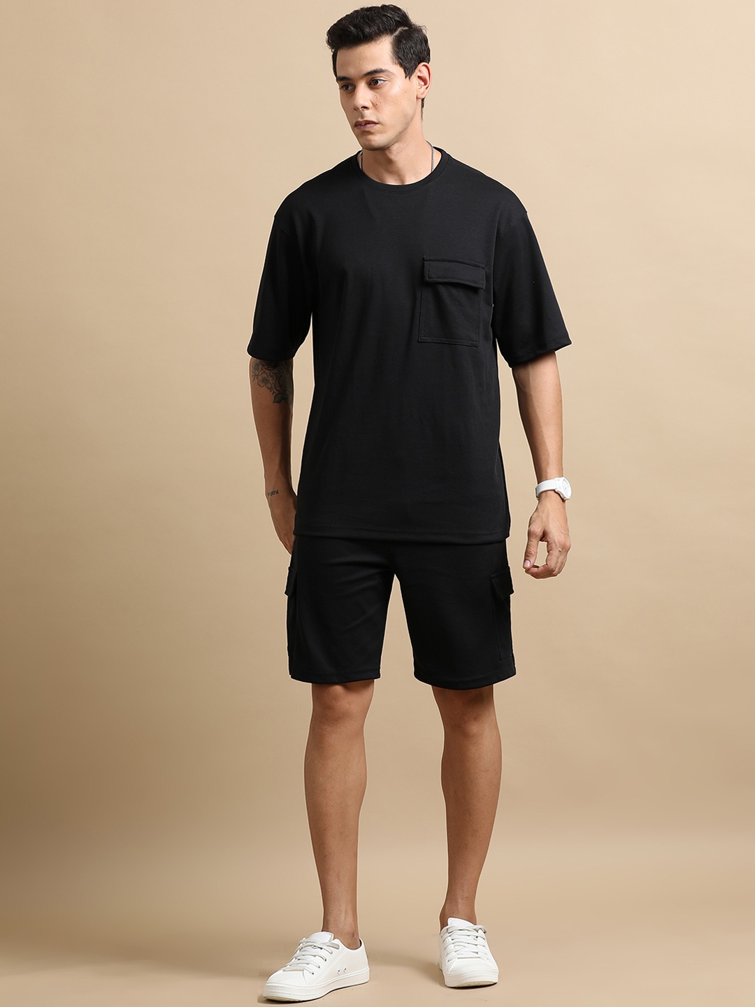 

Bushirt Round Neck Drop-Shoulder Oversized T-Shirt & Shorts, Black