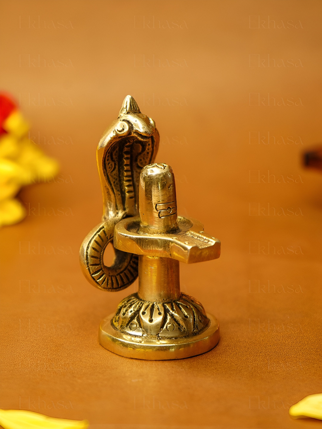 

Ekhasa Gold-Toned Brass Shivling Religious Idol Showpiece