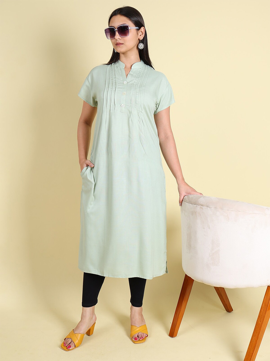 

GRANTH FASHION Mandarin Collar Short Sleeves Kurta, Green