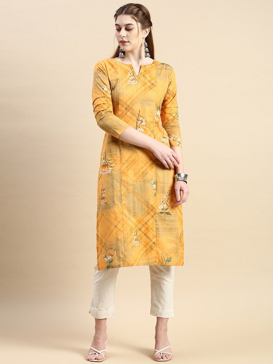 

GRANTH FASHION Floral Printed Pure Cotton Kurta, Yellow