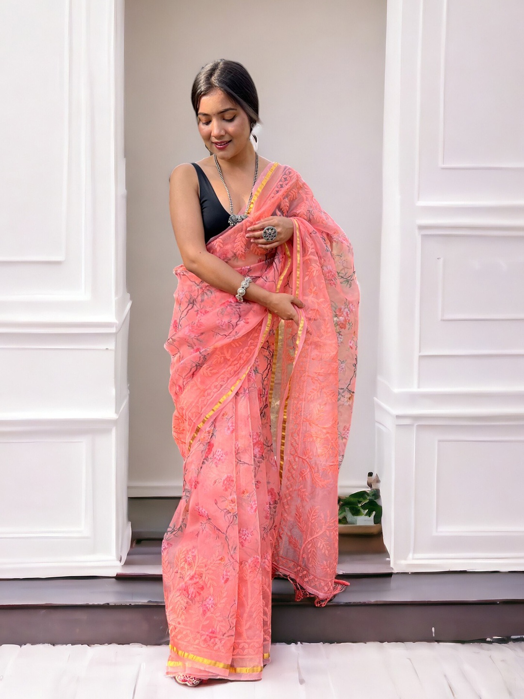 

Vastrasky Global Ethnic Motifs Zari Organza Saree, Peach